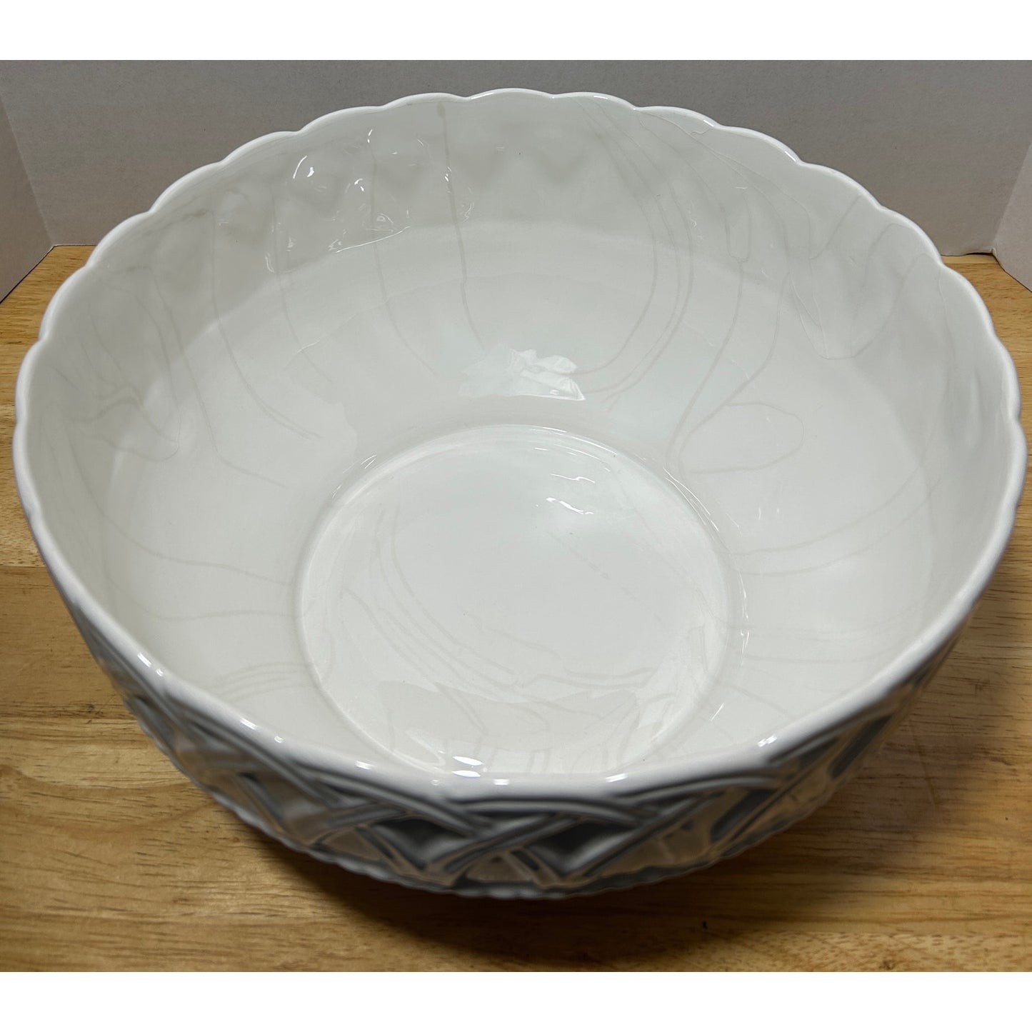 Tiffany & Co. Italy White Ceramic Bowl 12" Lattice Embossed