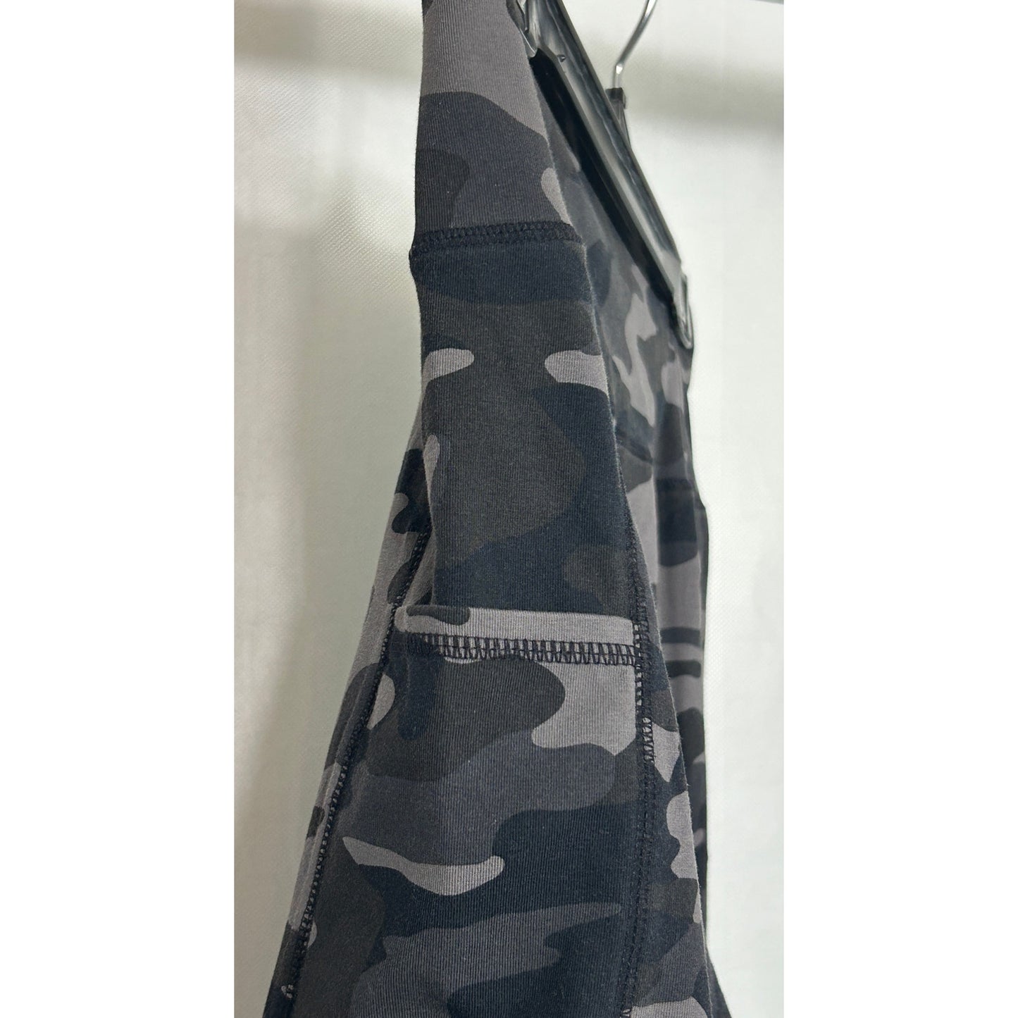 NY&Co Camo Biker Shorts Size L Gray Black Cotton Blend High Rise with Pockets