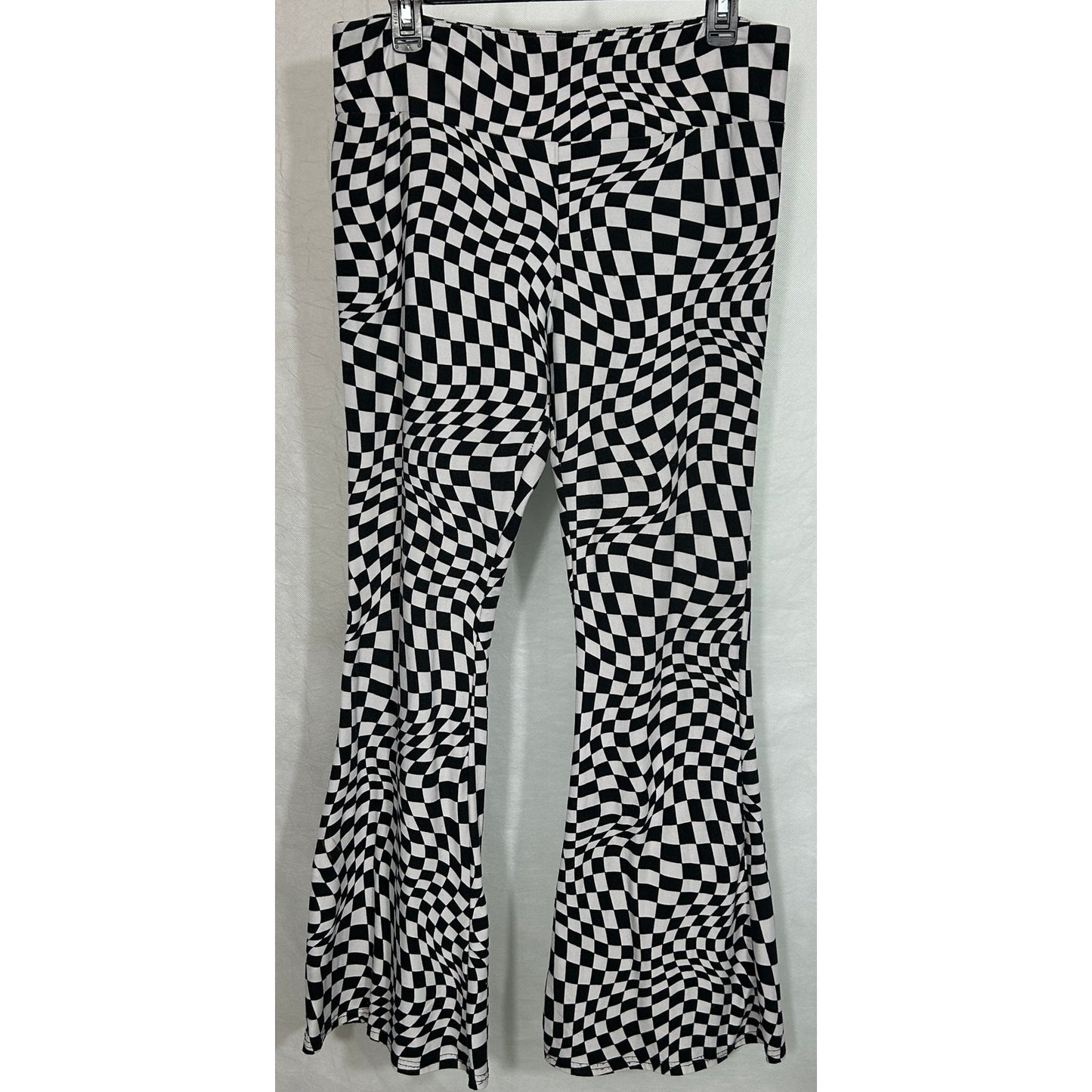 No Boundaries XXL Optical Illusion Checkered Flare Pants Black White