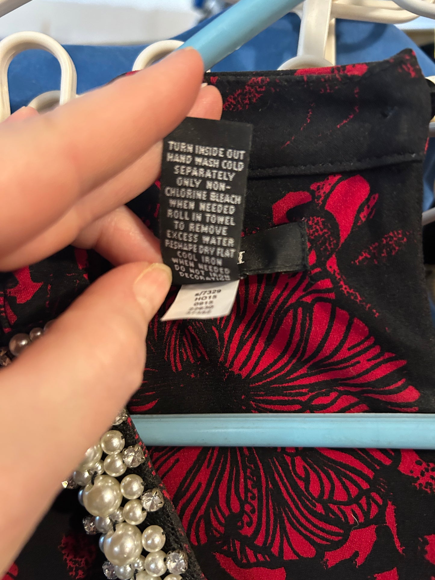 Alfani Black & Red Floral Sleeveless Blouse with Pearl Embellished Collar – Size L