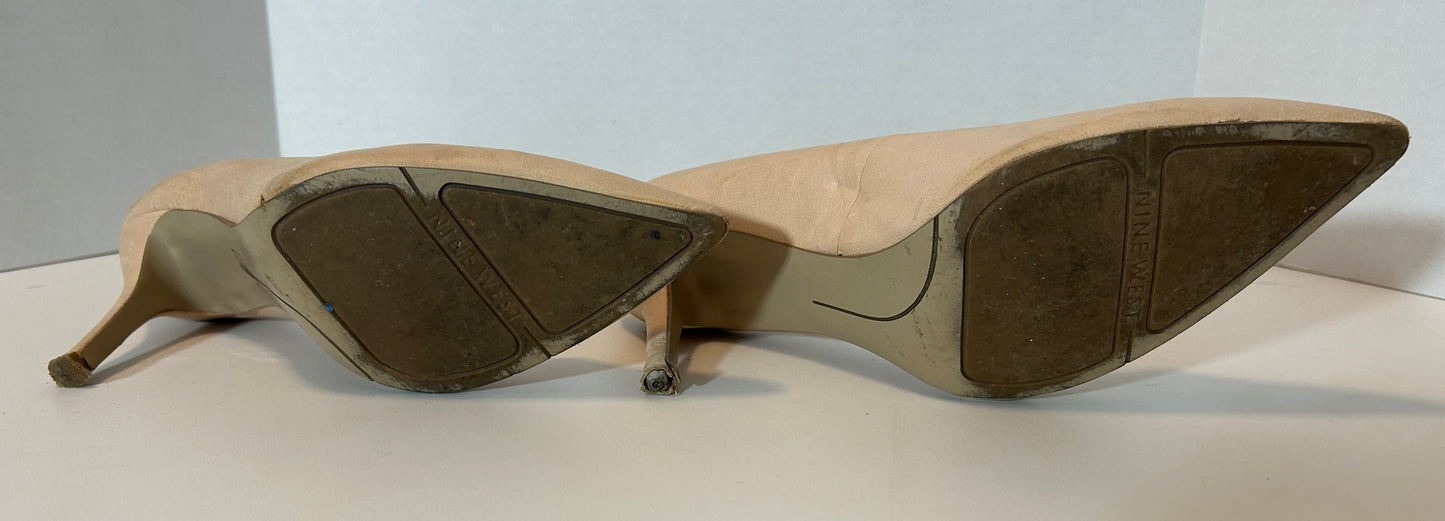 Nine West Nude Leather Pointed-Toe Pumps – Classic Elegance Size 8W