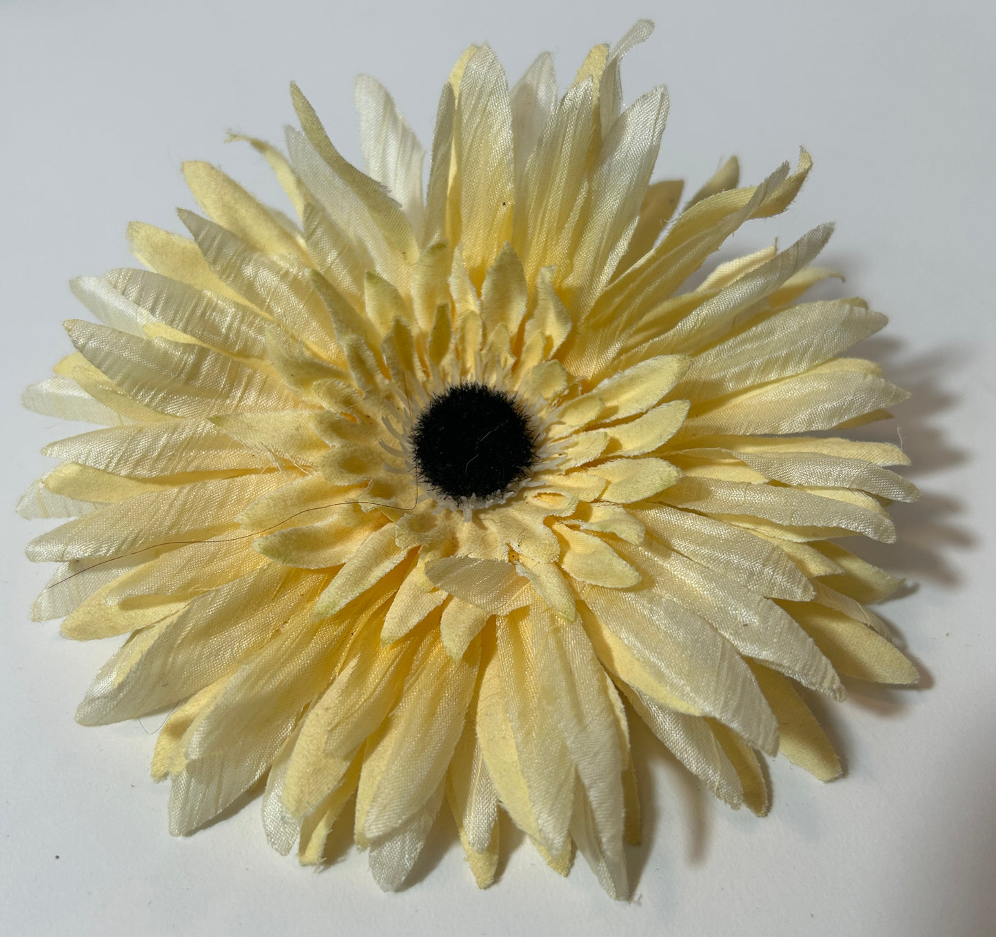 Large Pale Yellow Silk Gerbera Daisy Hair Clip – Fabric Flower Accessory with Alligator Clip Back