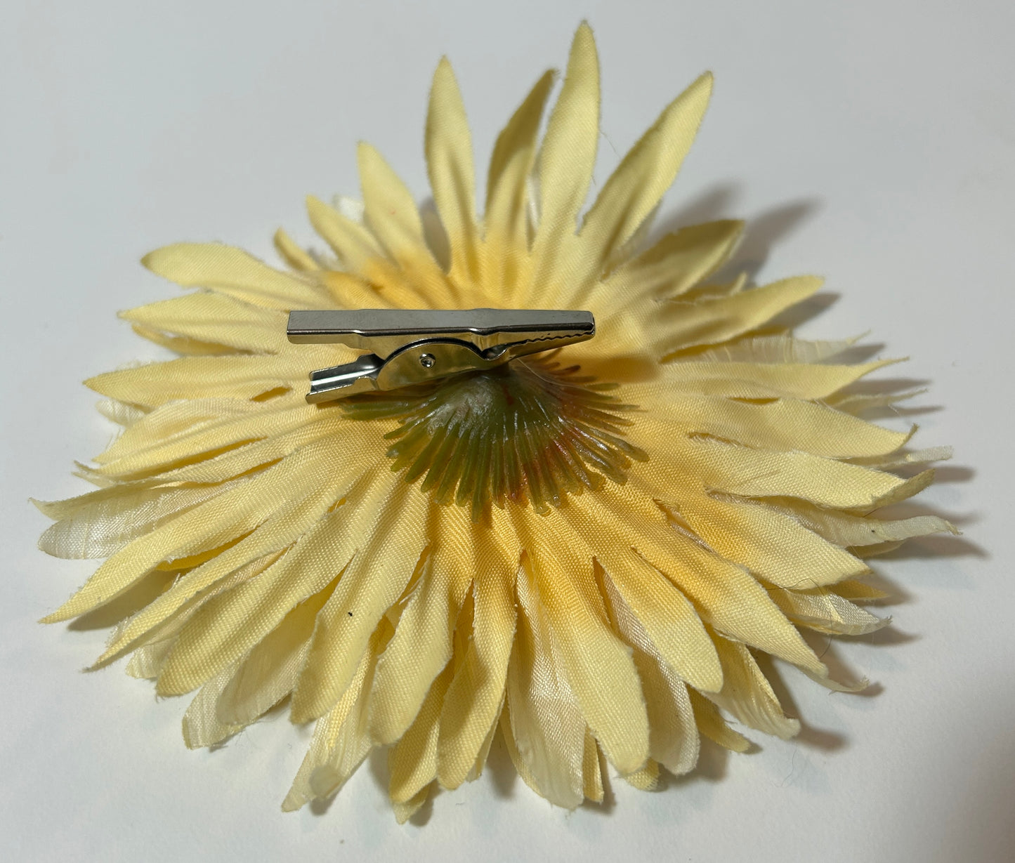 Large Pale Yellow Silk Gerbera Daisy Hair Clip – Fabric Flower Accessory with Alligator Clip Back