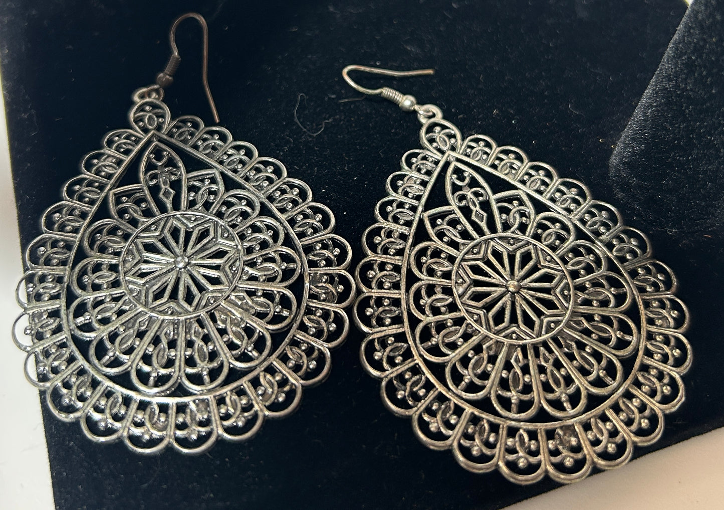 Boho Chic Vintage-Inspired Silver Filigree Teardrop Dangle Earrings
