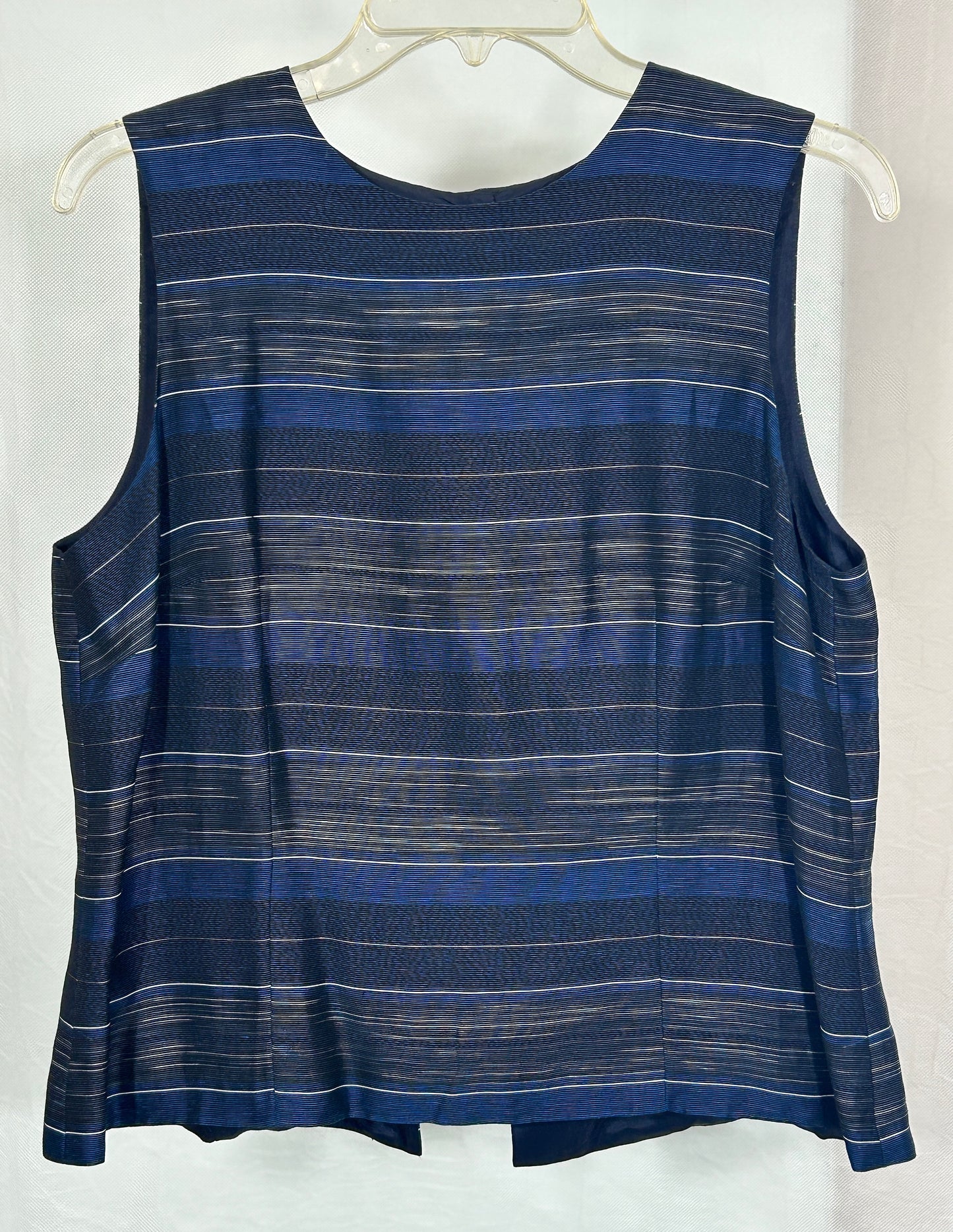 Ann Taylor Size 12 Sleeveless Back Button Blouse Top Navy Blue Stripe Linen Blend