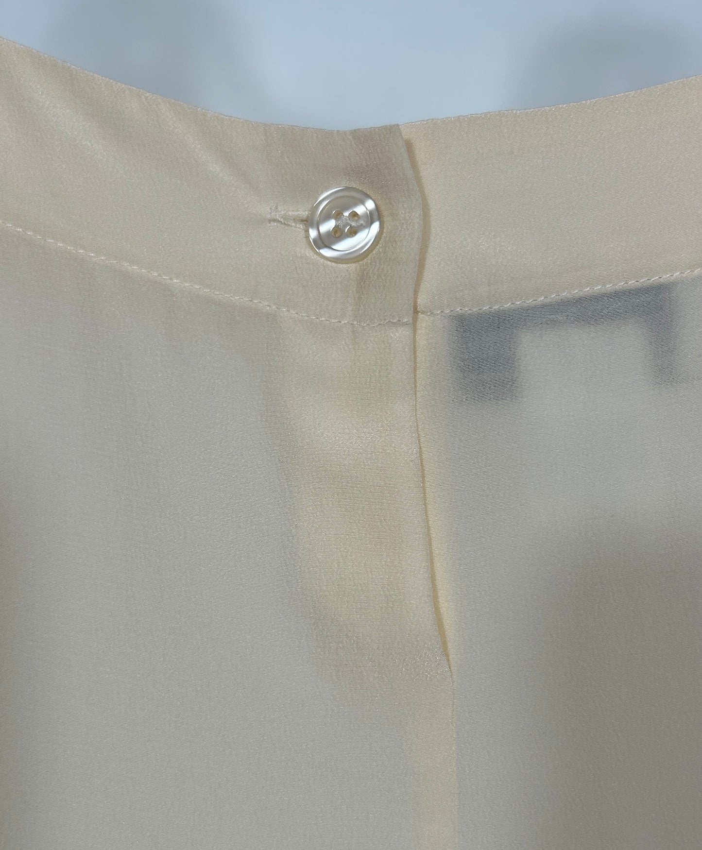 Lauren Alexandra 100% Silk Ivory Sleeveless Blouse – Size 10, Minimalist Back Button Detail