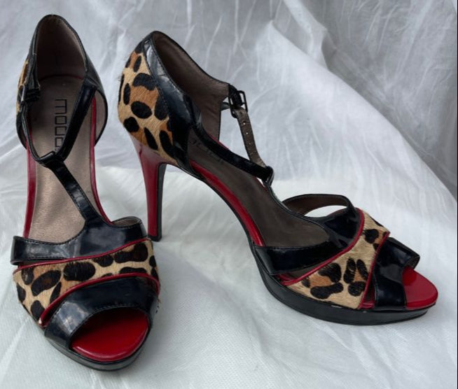 MODA SPANA Leopard Print High Heel Peep Toe Shoes – Size 10M
