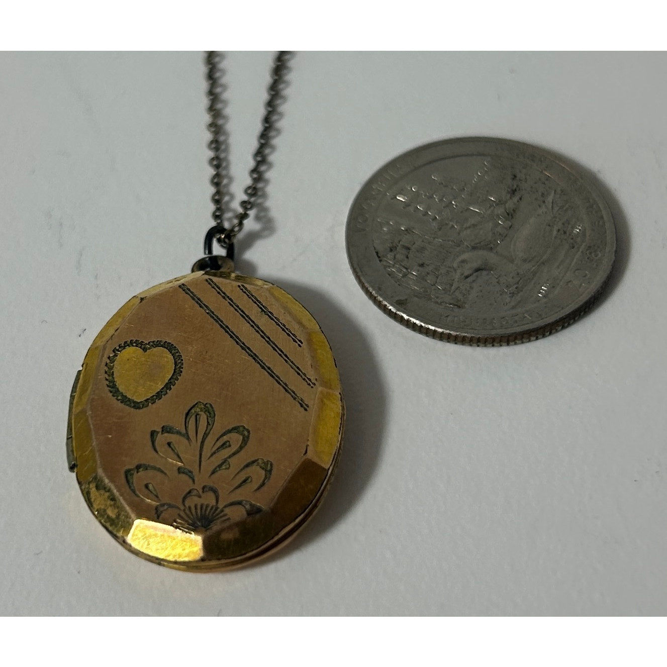 Vintage Gold-Tone Floral & Heart Engraved Locket Necklace 17"