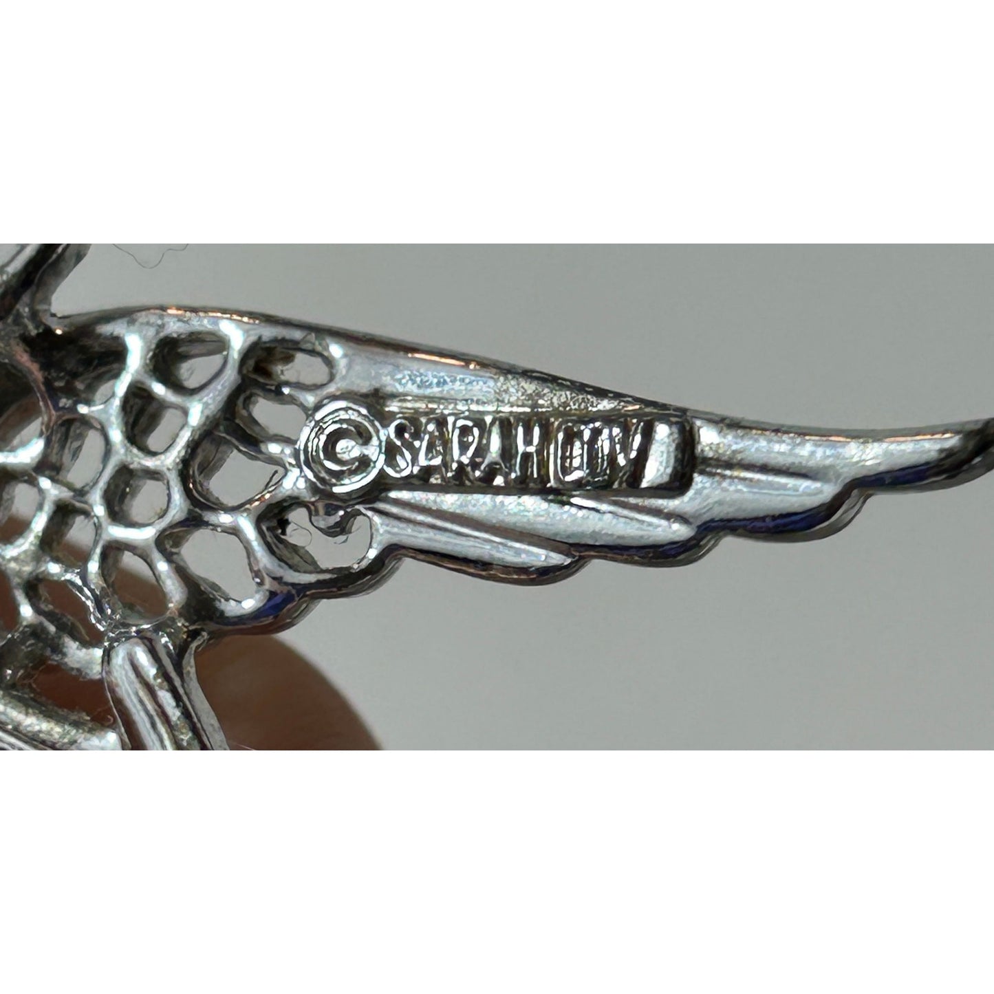 Vintage 1971 Sarah Coventry Silver Tone Peace Dove Bird Brooch Pin