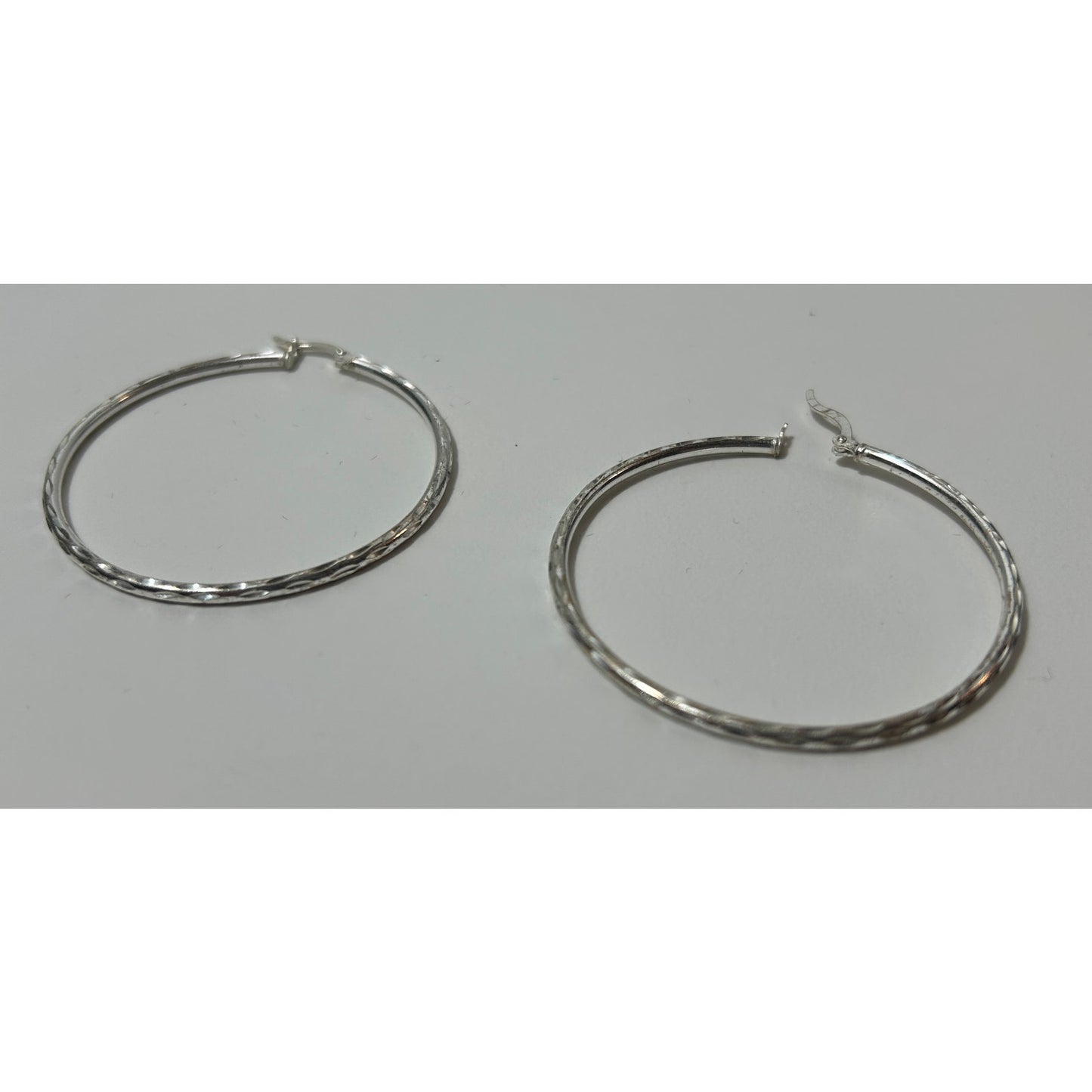 Silver Tone Textured Hoop Earrings Classic Latch Back 1.75"