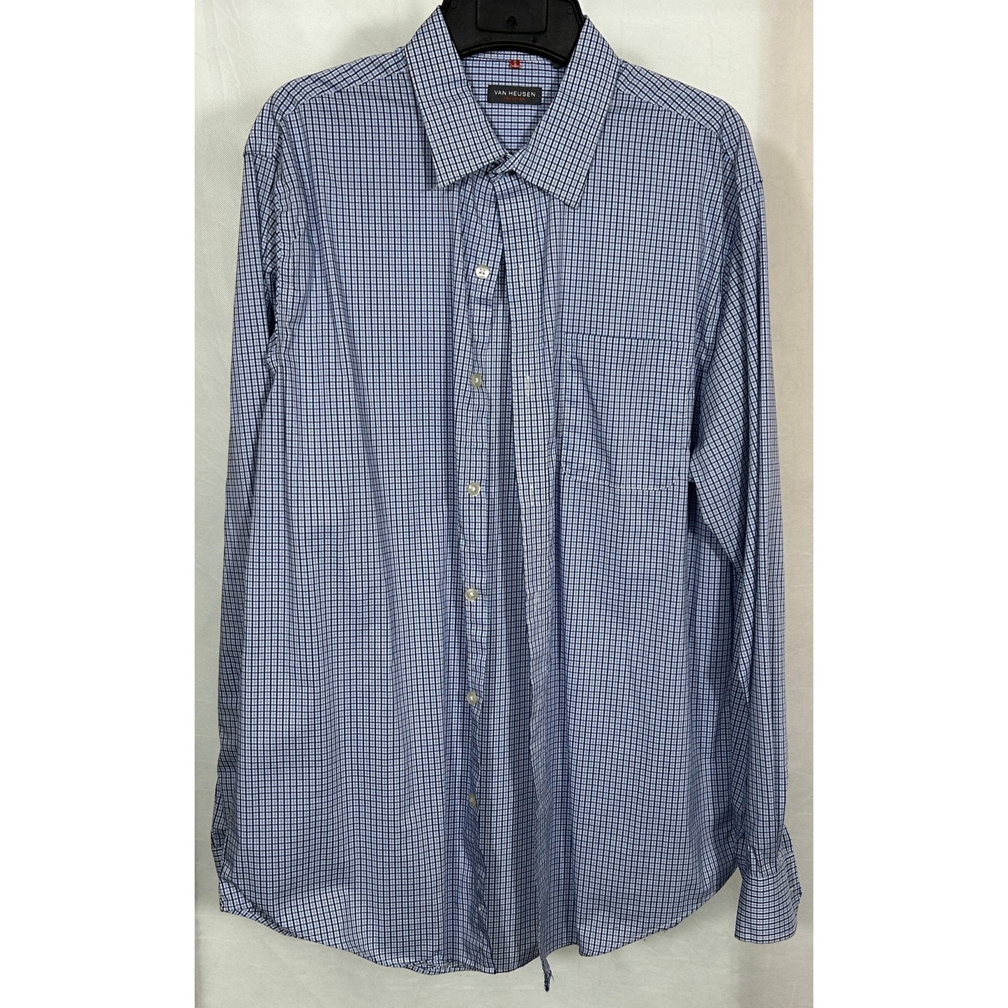 Van Heusen Traveler Men’s Blue Check Long Sleeve Shirt Size Medium