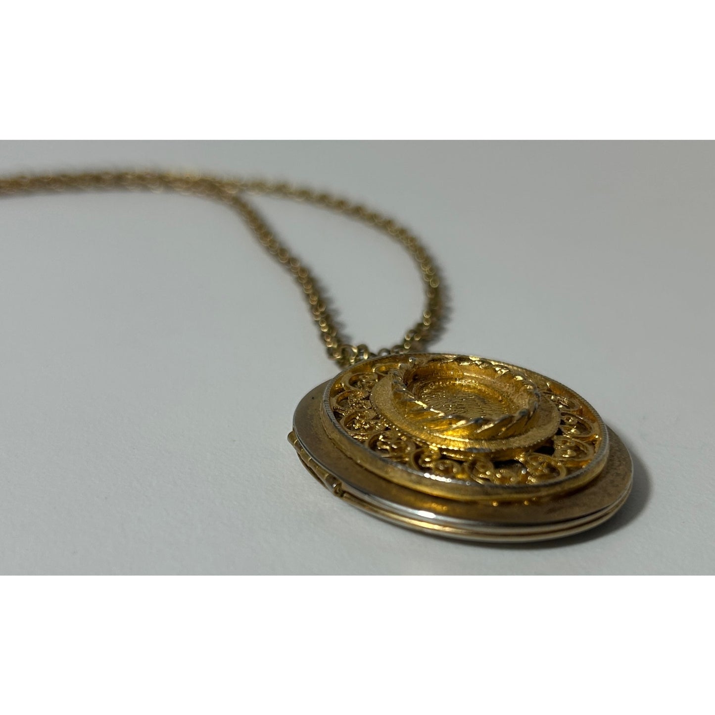 Vintage Ornate Gold Tone Oval Locket Pendant Necklace, 23.5" Drop