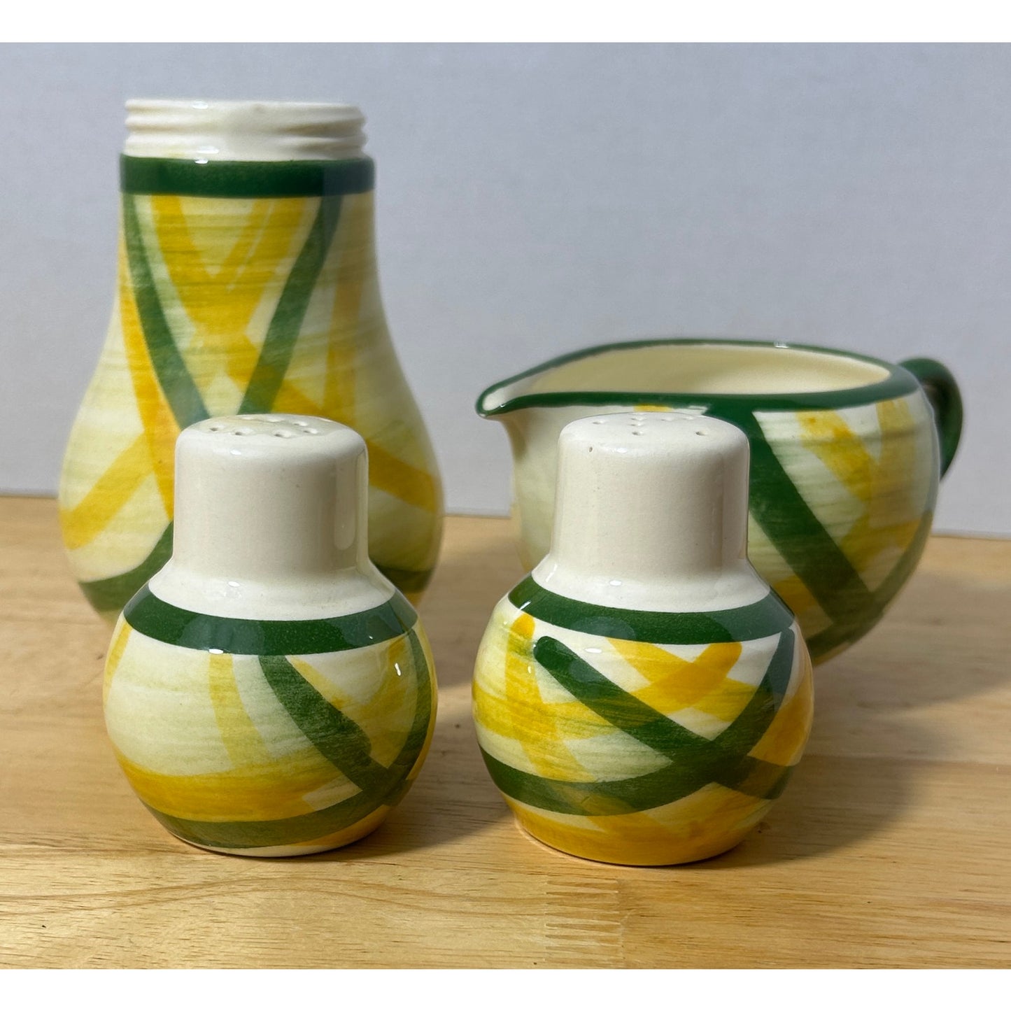 Vernonware Gingham Hand-Painted Creamer & S&P Shakers Set – California USA