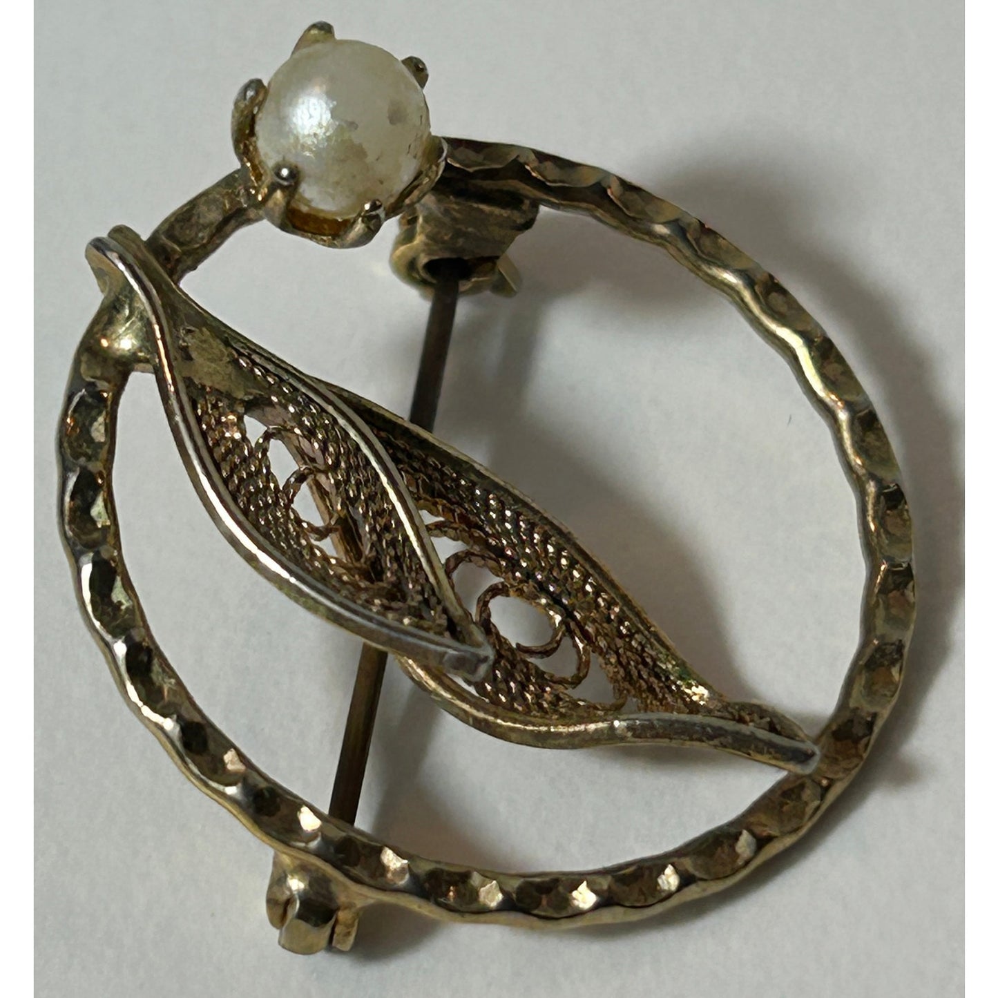 Vintage Gold Tone Filigree Circle Brooch with Faux Pearl Accent