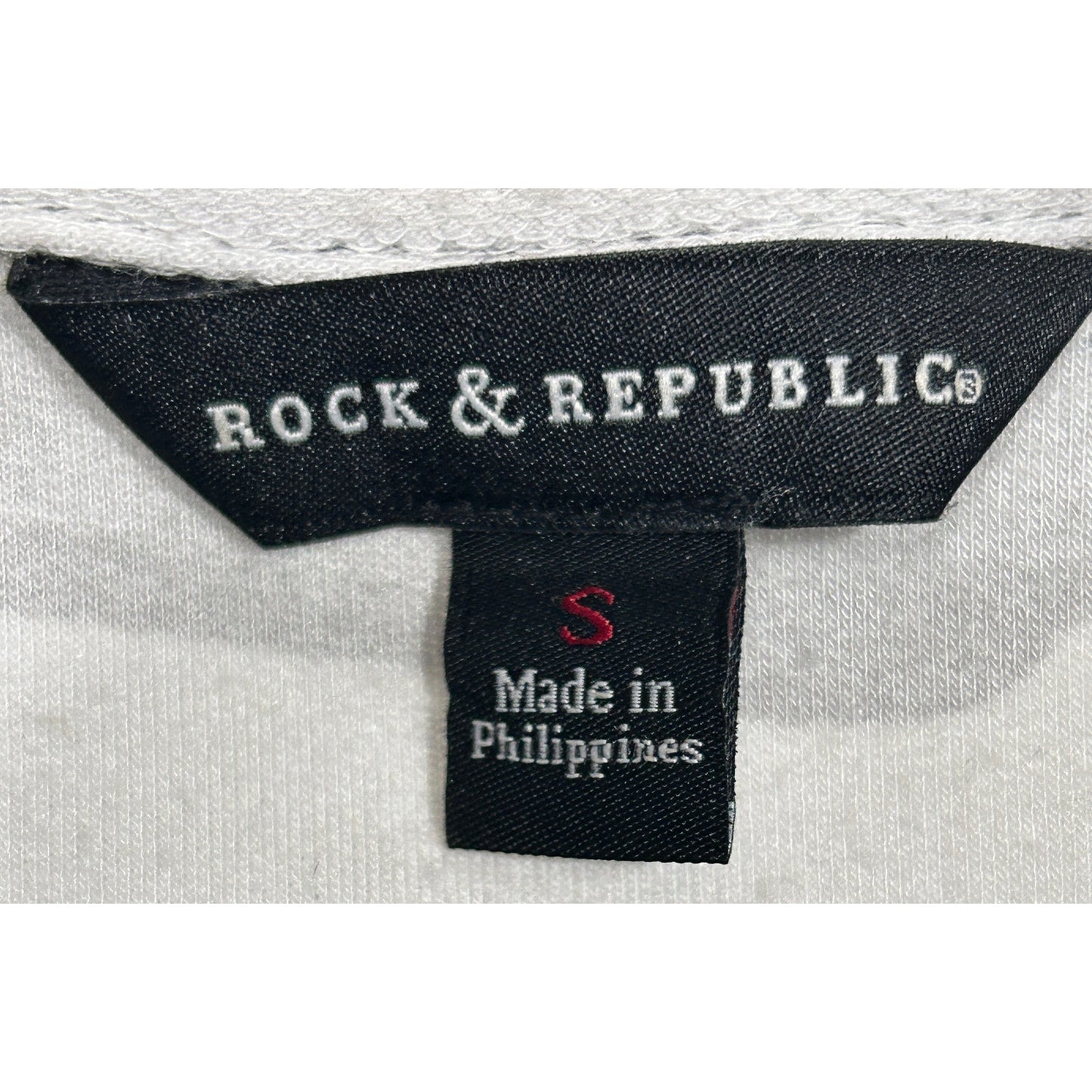 Rock & Republic Camo Studded Strap V-Neck Tee Gray Black White – Size S