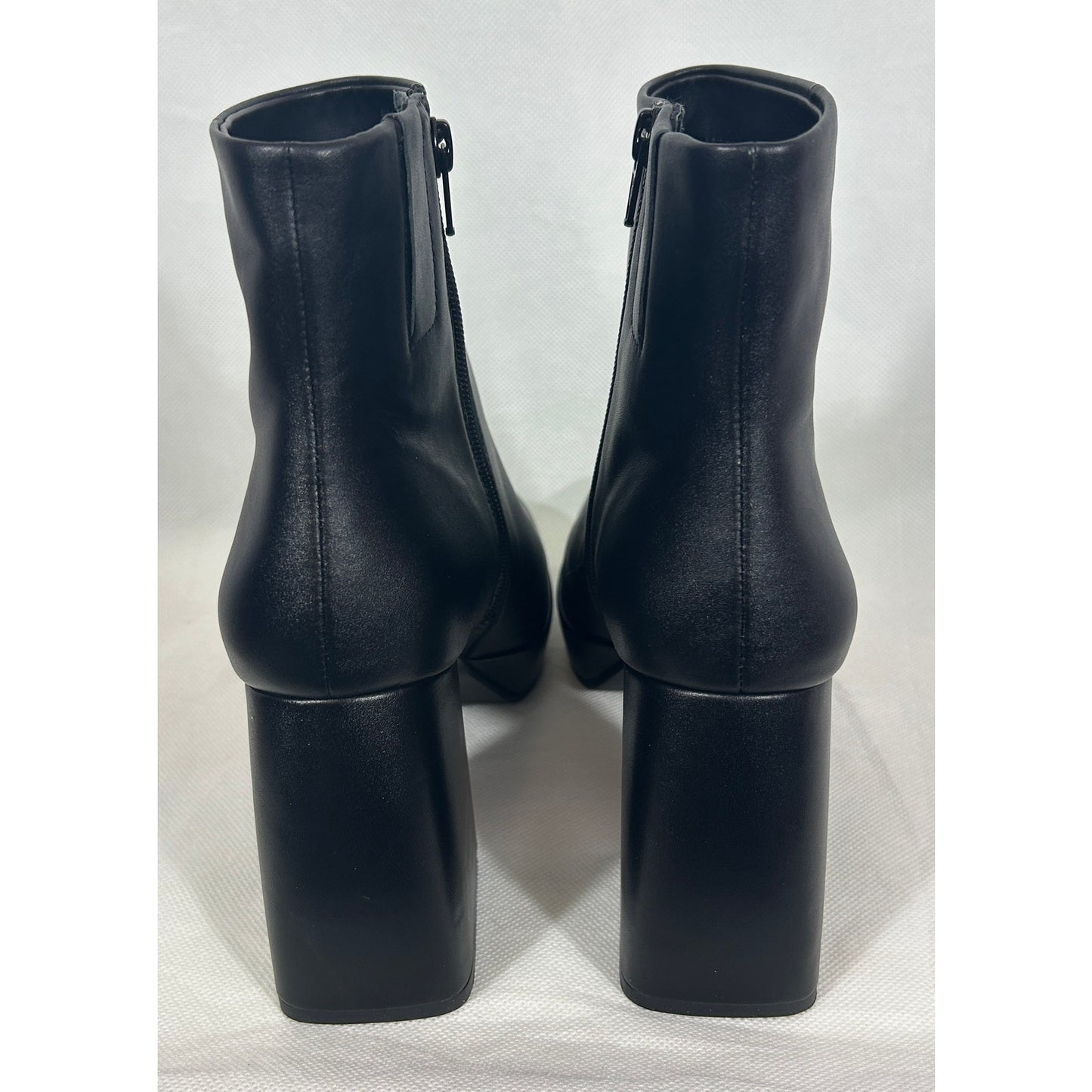 Lisa • Vicky Black Leather Ankle Zip Platform Boots Size 9.5 – Chunky Heel