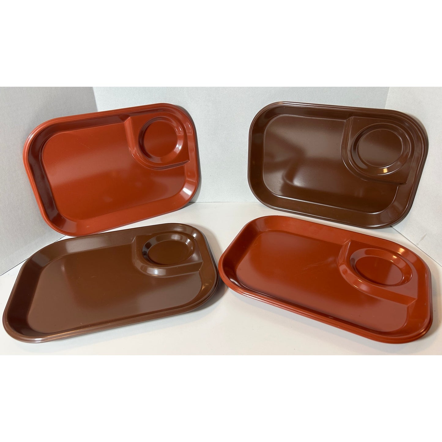 Set of 4 Vintage Rubbermaid 3850 Brown & Rust Divided TV Trays with Cup Holder