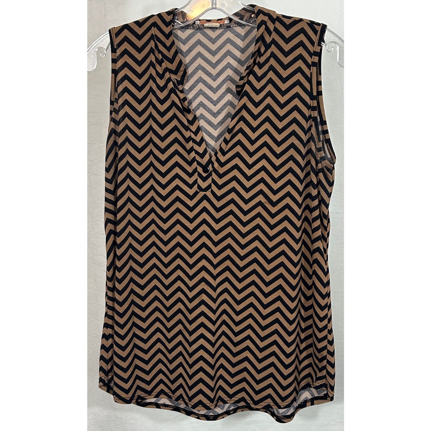 Claudia Richard Chevron Print Sleeveless Blouse Black Tan Size L