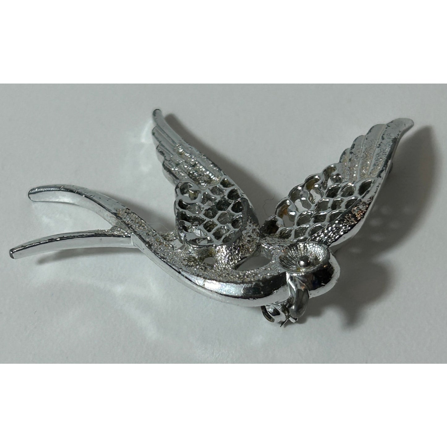 Vintage 1971 Sarah Coventry Silver Tone Peace Dove Bird Brooch Pin