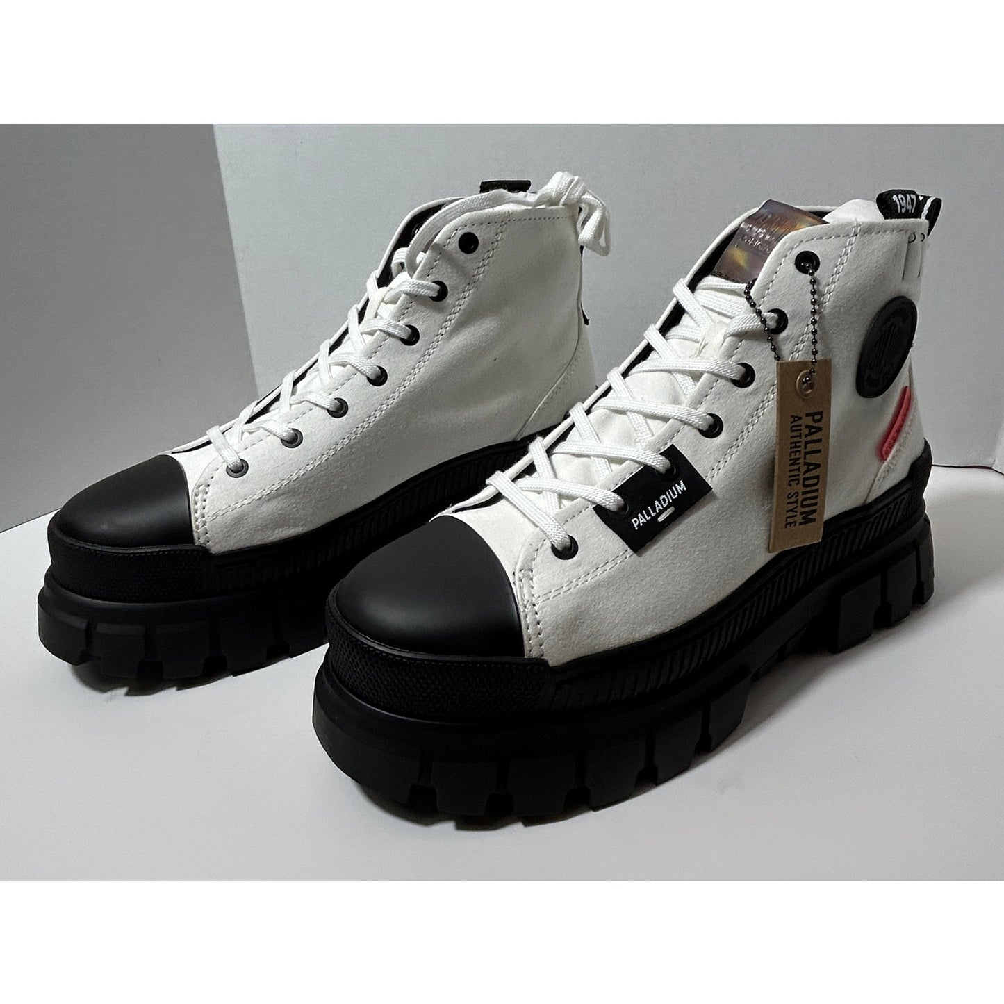 Palladium Pampa Shield Hi Boots White/Black Women’s 9.5 – New in Box