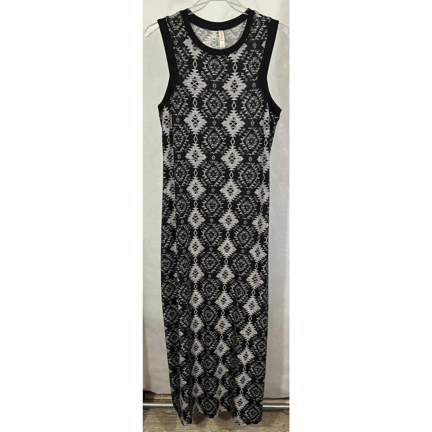 Xhilaration Black & White Aztec Print Sleeveless Maxi Dress Size L