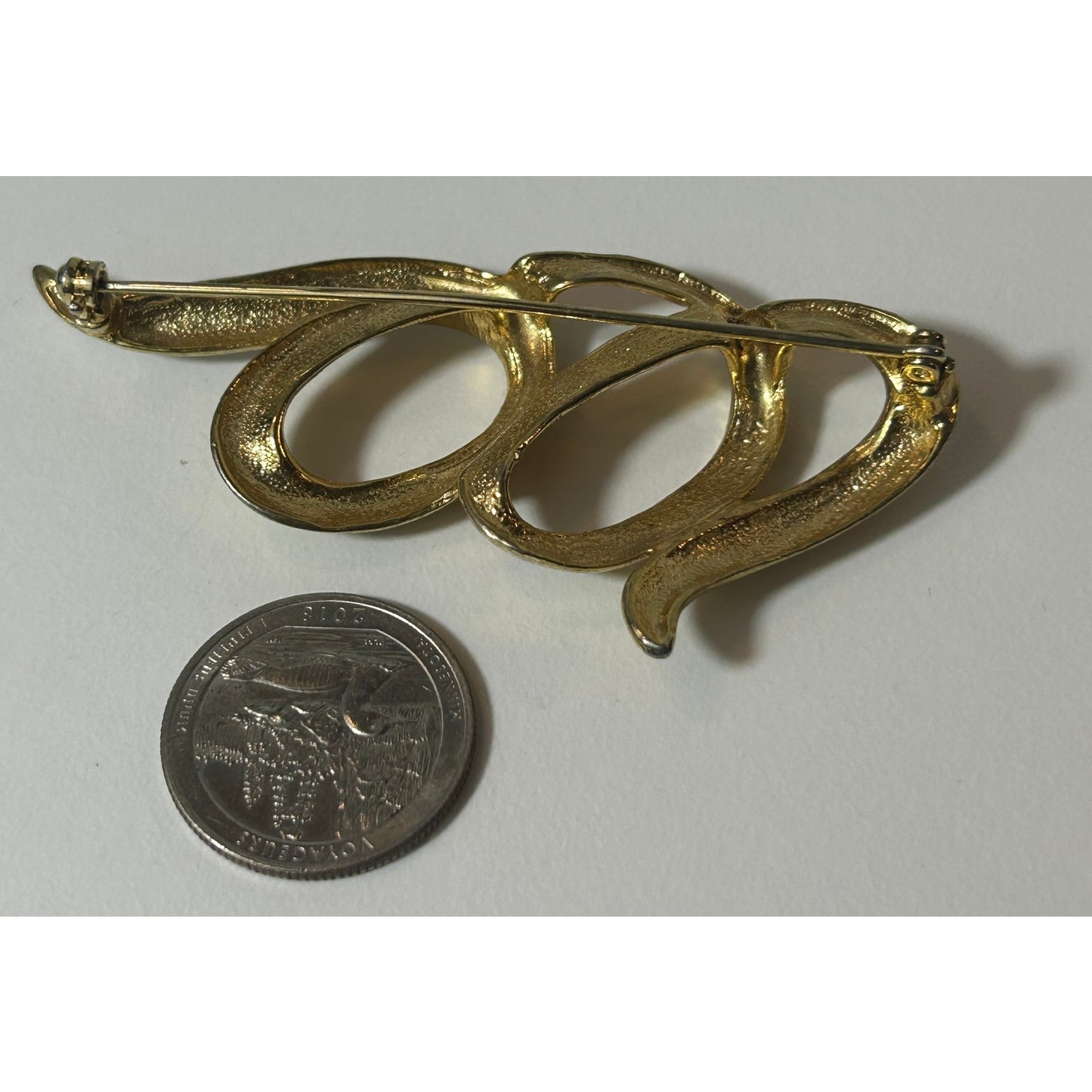 Vintage Modernist Gold Tone Swirl Brooch Pin Abstract Wave Design 3"