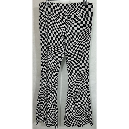 No Boundaries XXL Optical Illusion Checkered Flare Pants Black White
