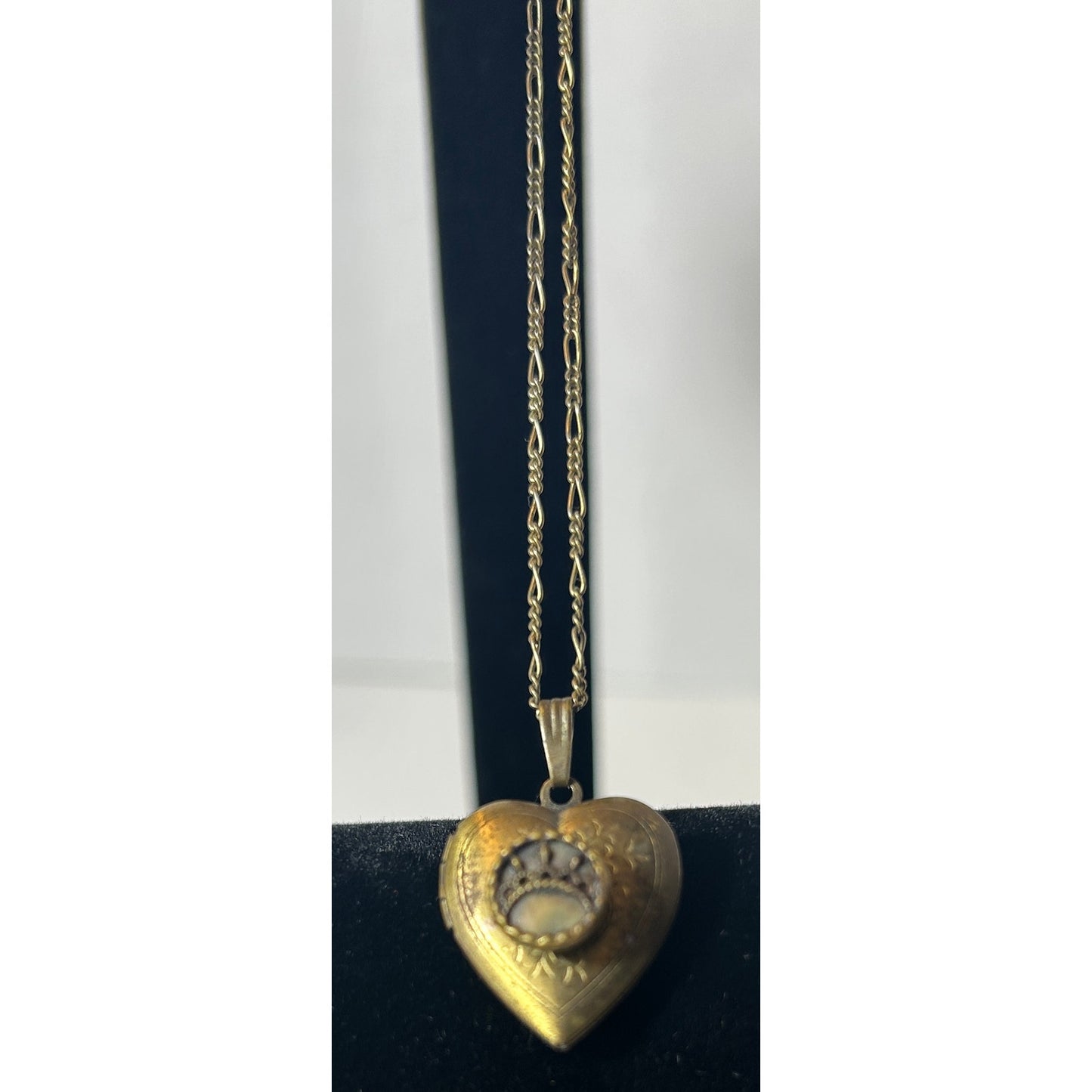 Vintage Heart Locket Necklace Ornate Brass Finish w/ Cameo Accent 26.25"