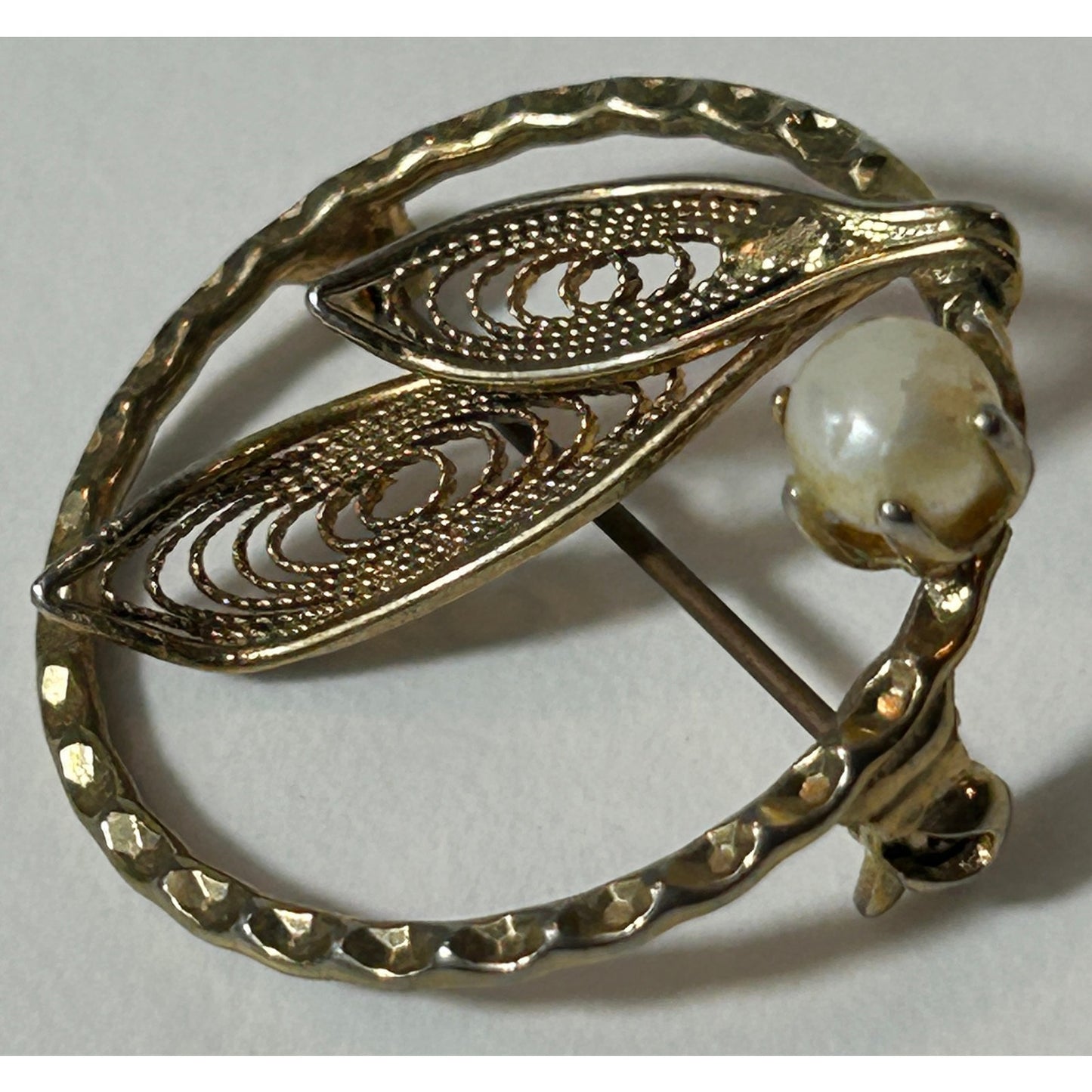 Vintage Gold Tone Filigree Circle Brooch with Faux Pearl Accent