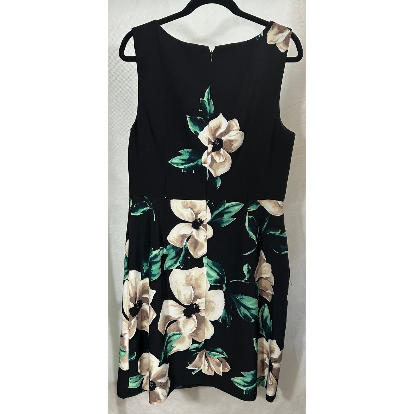 Alex Marie Black Floral Sheath Dress Size 14 Sleeveless V-Neck Knee Length