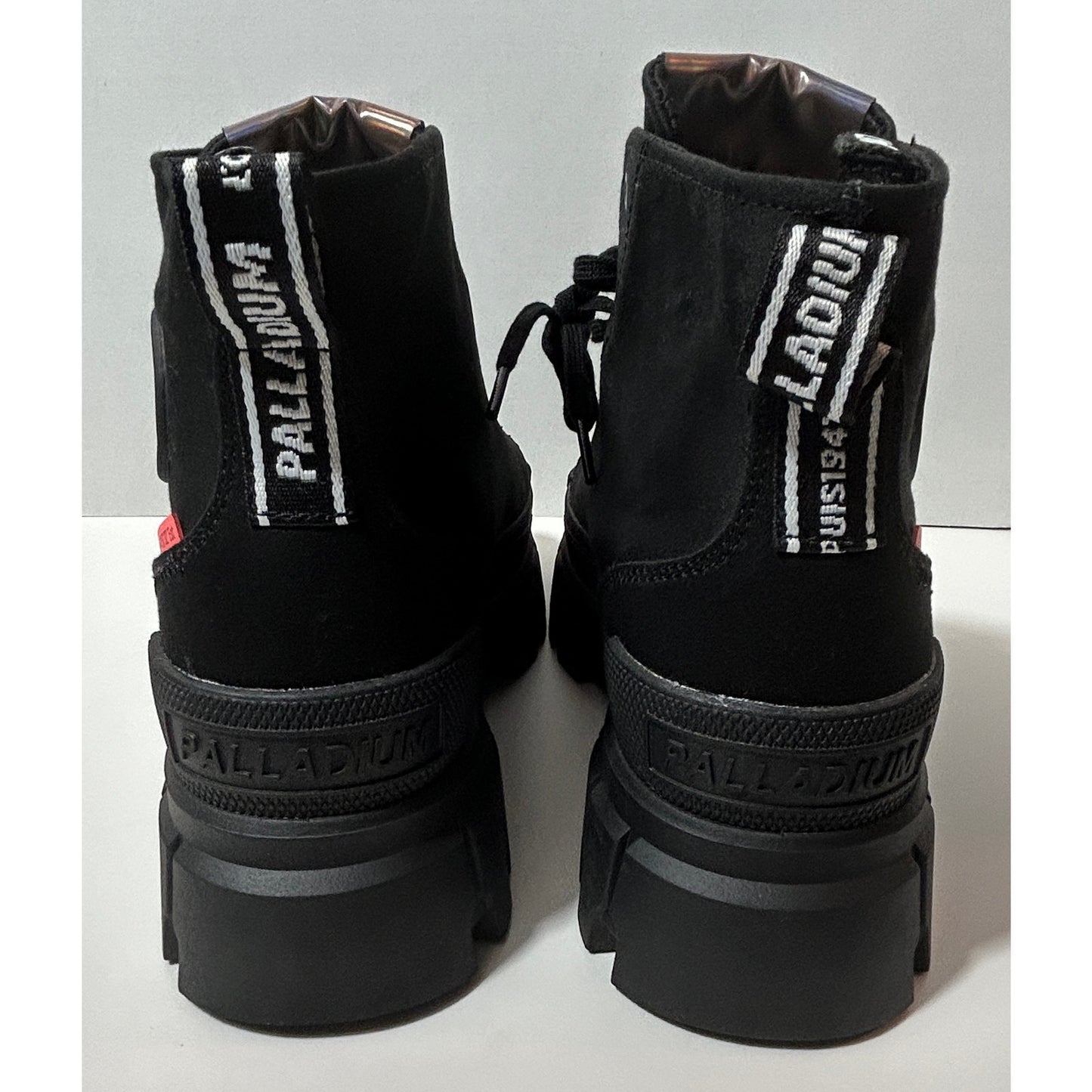 Palladium Revolt Hi TX Black Lug Sole Boots Size 9.5 New in Box