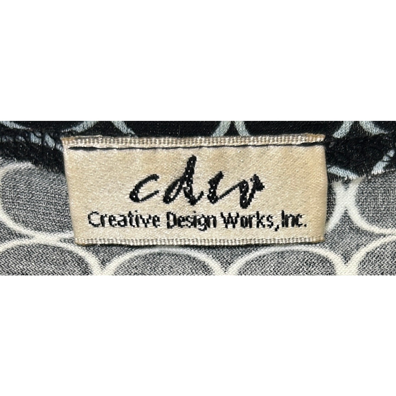 CDW Creative Design Works Black White Circle Print Top Size L Ruched Front