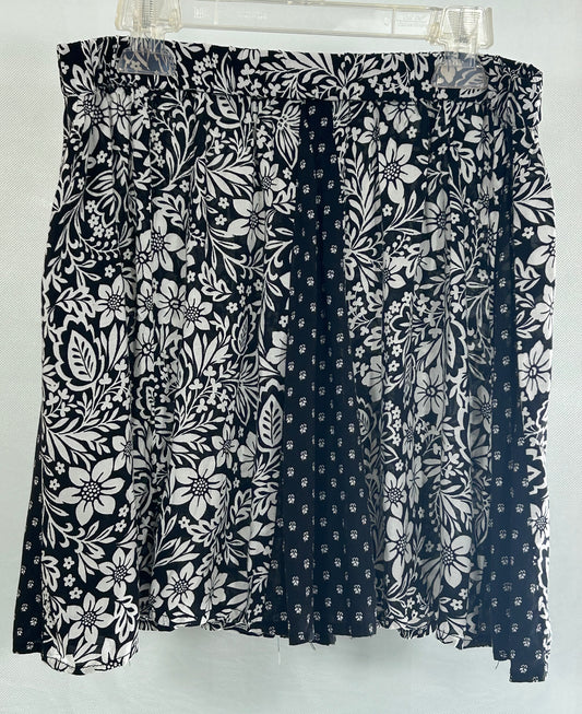 Aéropostale Black & White Floral Mixed Print Skirt | Size Small | Boho Pleated Lightweight Skirt