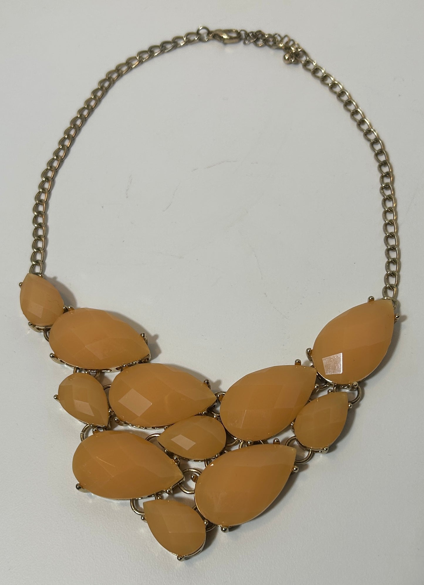 Faceted Peach Teardrop Statement Necklace with Gold Tone Setting – Bold Layered Bib Collar
