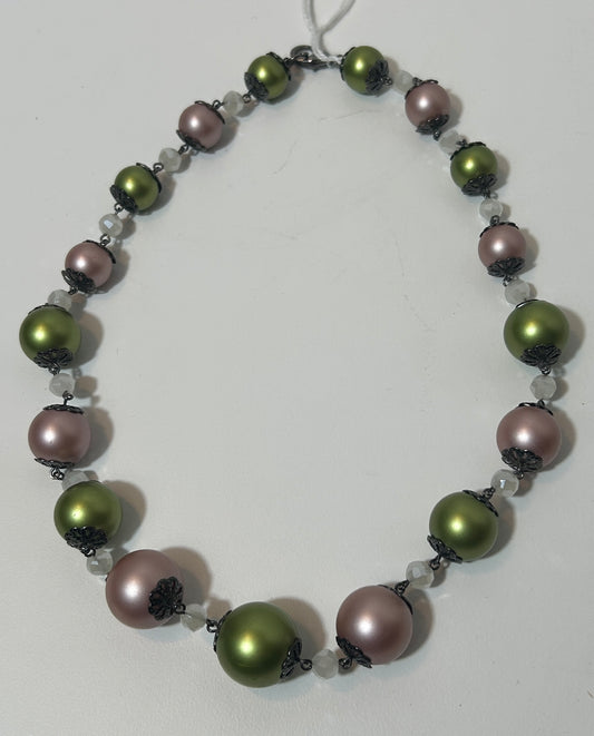 Faux Pearl Bead Necklace in Mauve and Olive Green with Filigree Caps – Retro Statement Jewelry