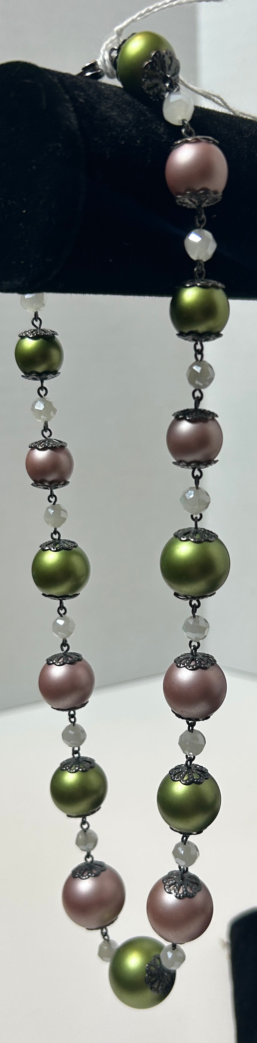 Faux Pearl Bead Necklace in Mauve and Olive Green with Filigree Caps – Retro Statement Jewelry