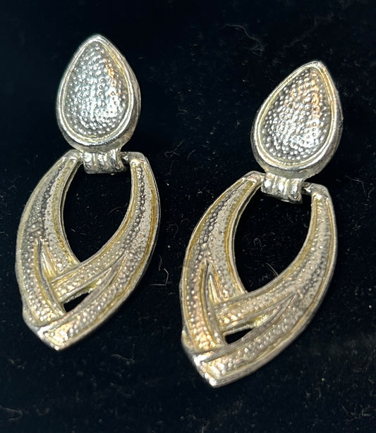 Vintage Silver-Tone Textured Teardrop Earrings – 1980s Statement Jewelry