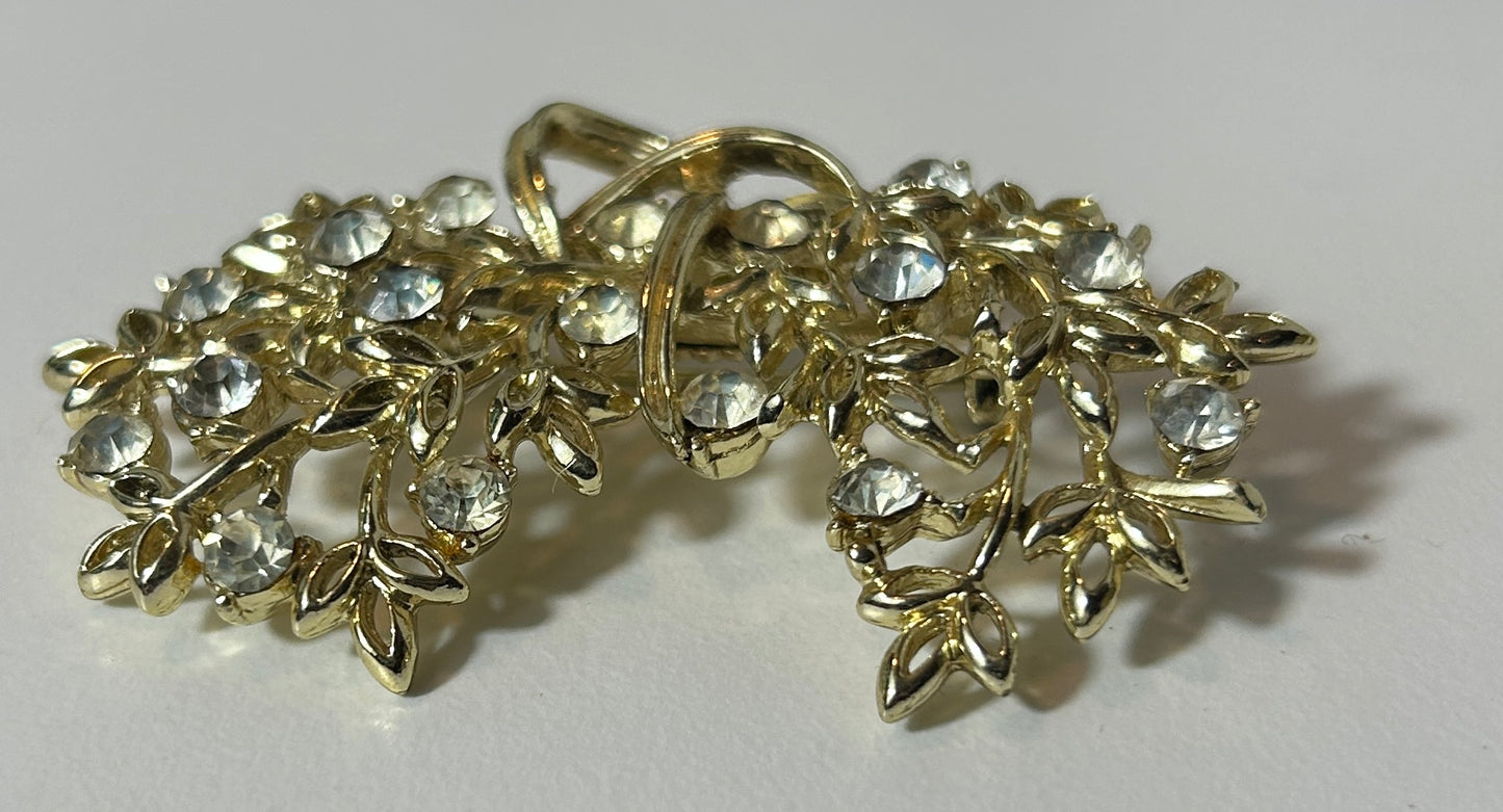 Vintage Gold-Tone Rhinestone Leaf Brooch – Elegant Mid-Century Floral Pin