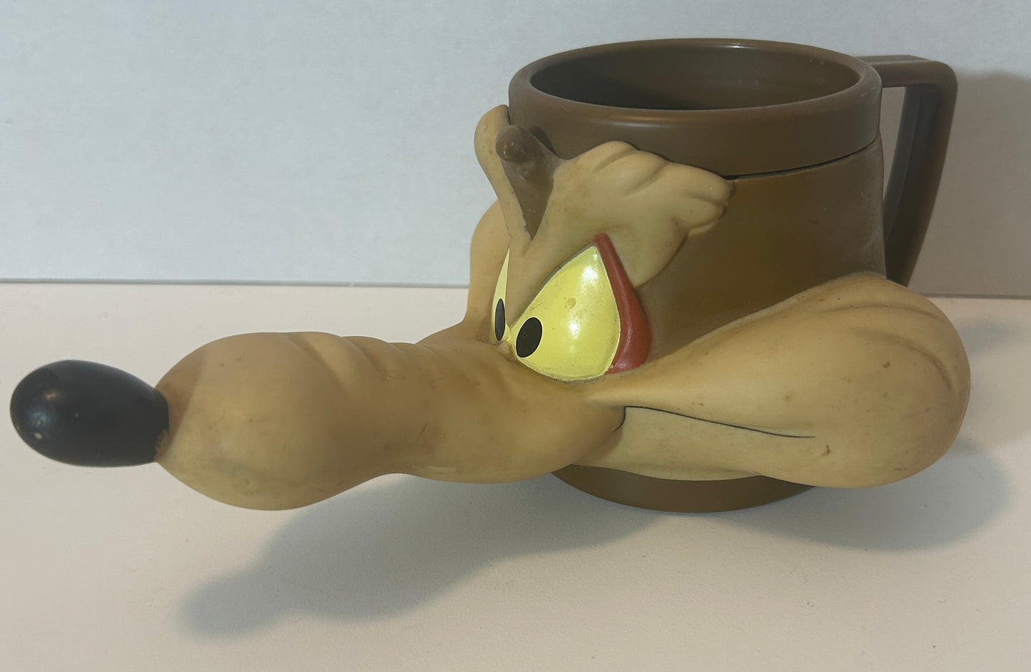 1992 Wile E. Coyote Looney Tunes Novelty Mug