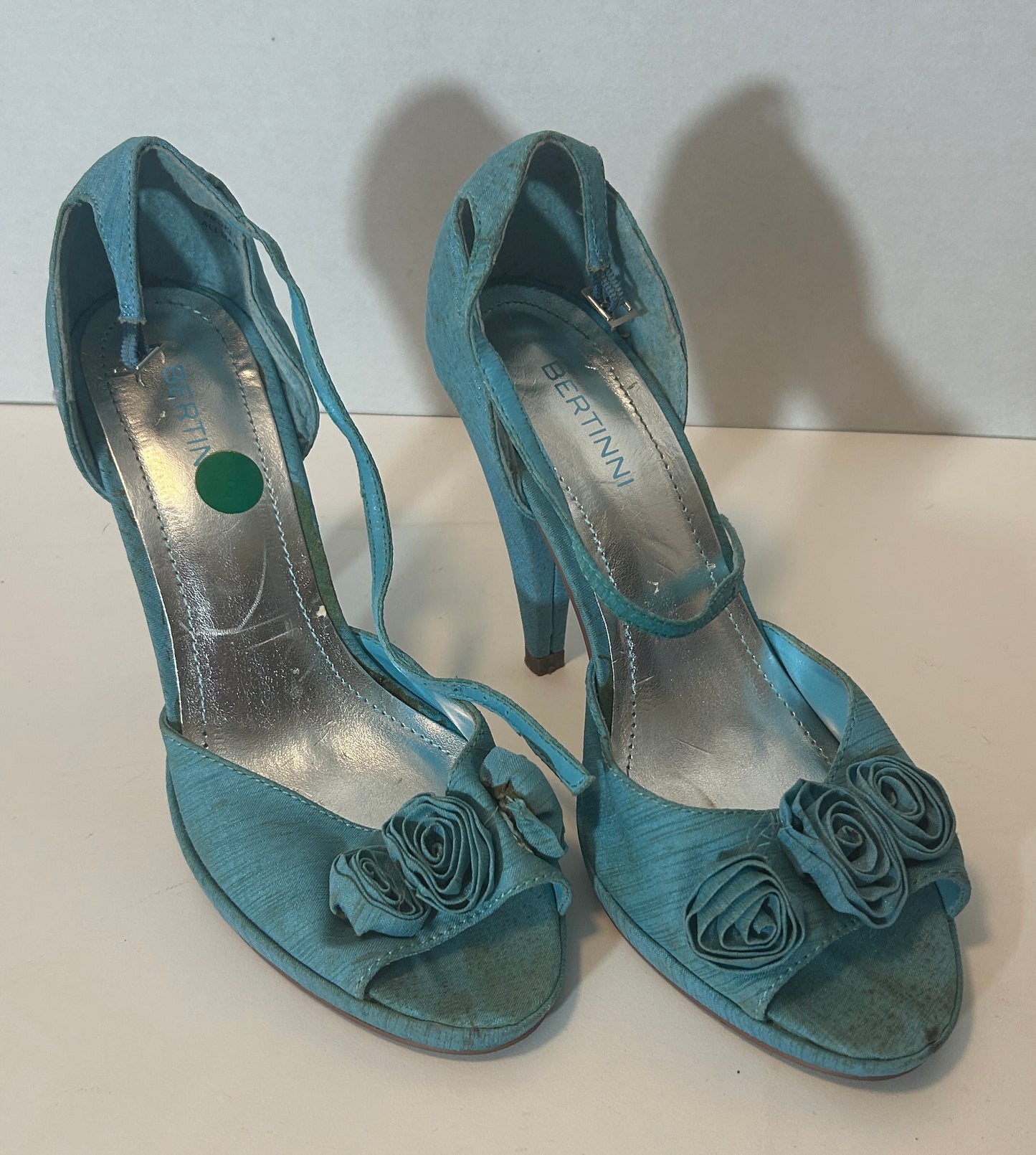 Bertinni Blue Satin Peep-Toe Heels with Floral Detail Size 9