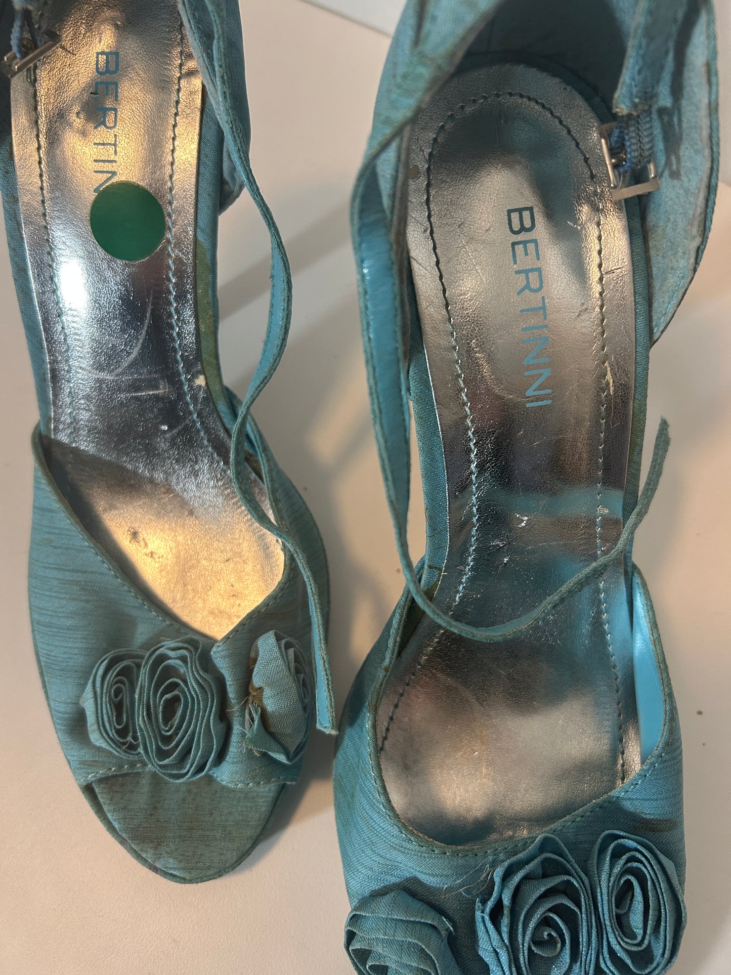 Bertinni Blue Satin Peep-Toe Heels with Floral Detail Size 9