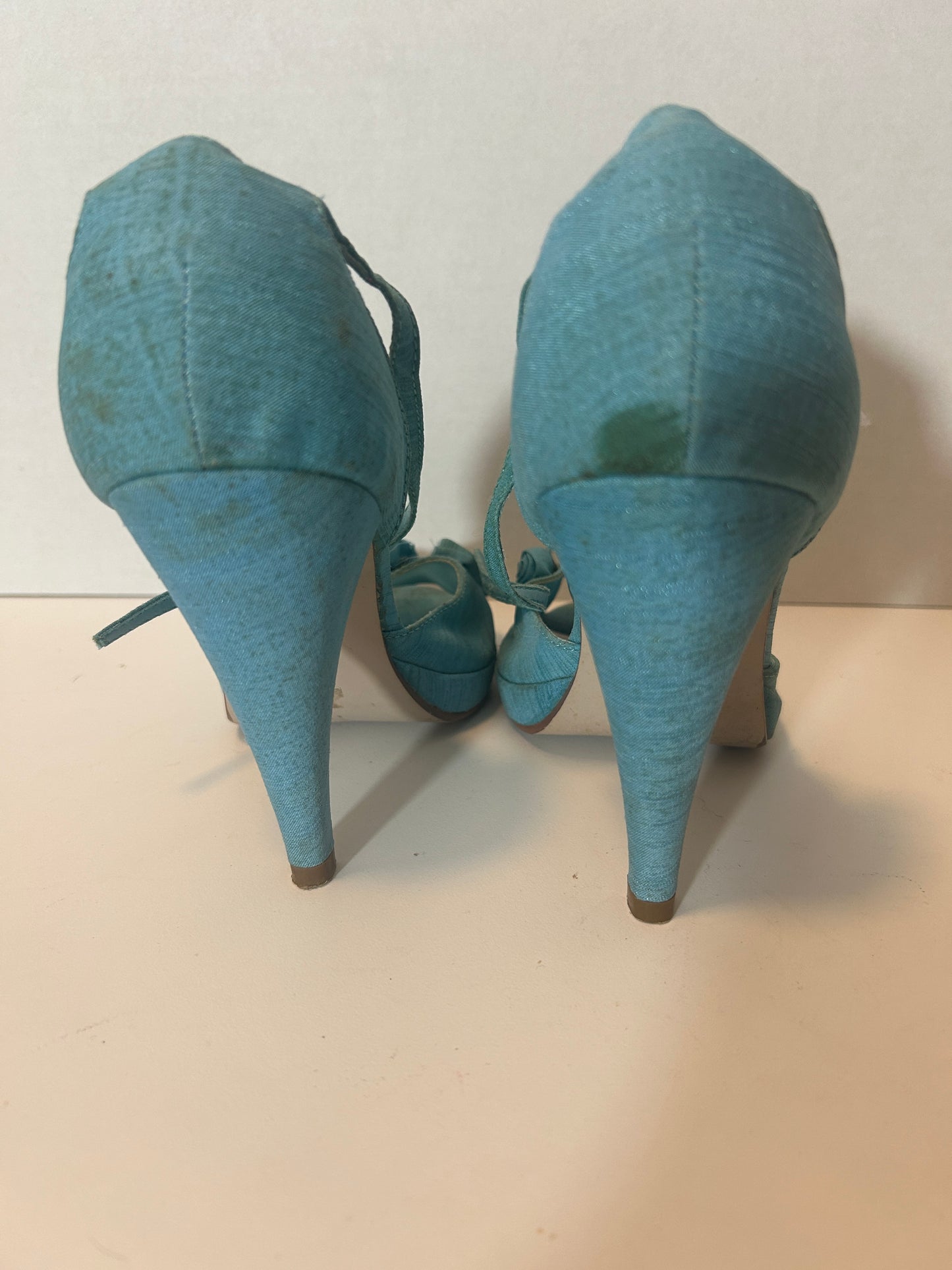 Bertinni Blue Satin Peep-Toe Heels with Floral Detail Size 9