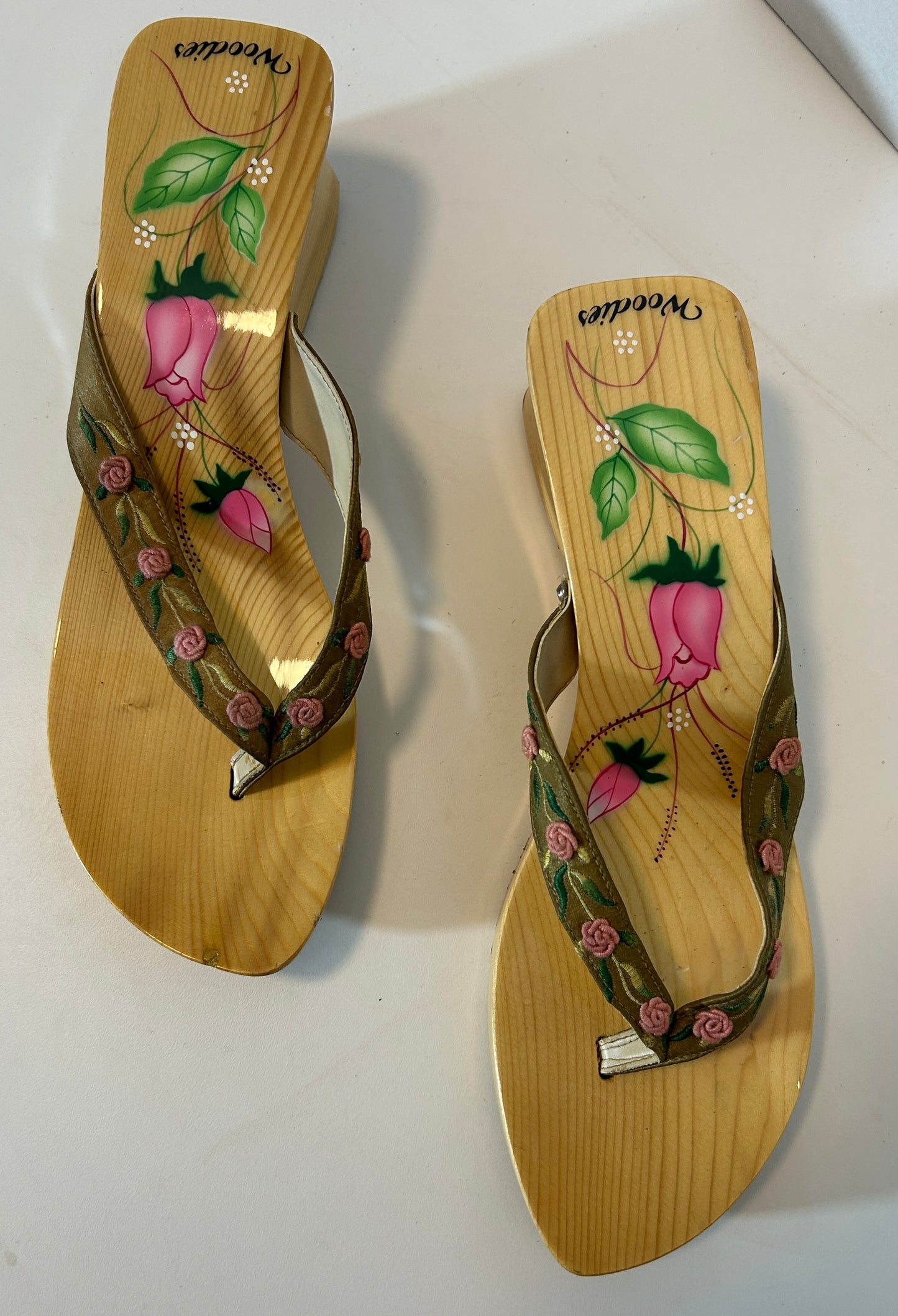 Vintage-Inspired Hand-Painted Wooden Wedge Sandals – Size 10