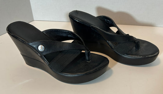 Steve Madden Black Wedge Thong Sandals – Comfortable & StylishSize 7M