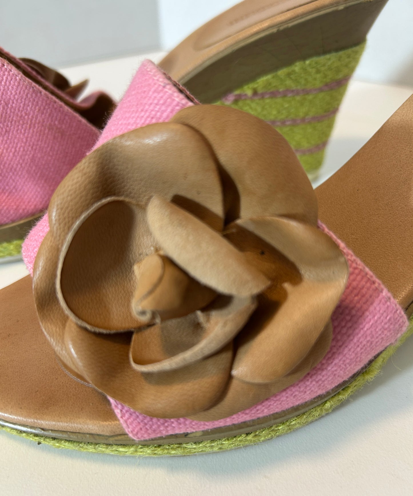 Bandolino Pink and Green Wedge Sandals with Leather Flower – Size 9