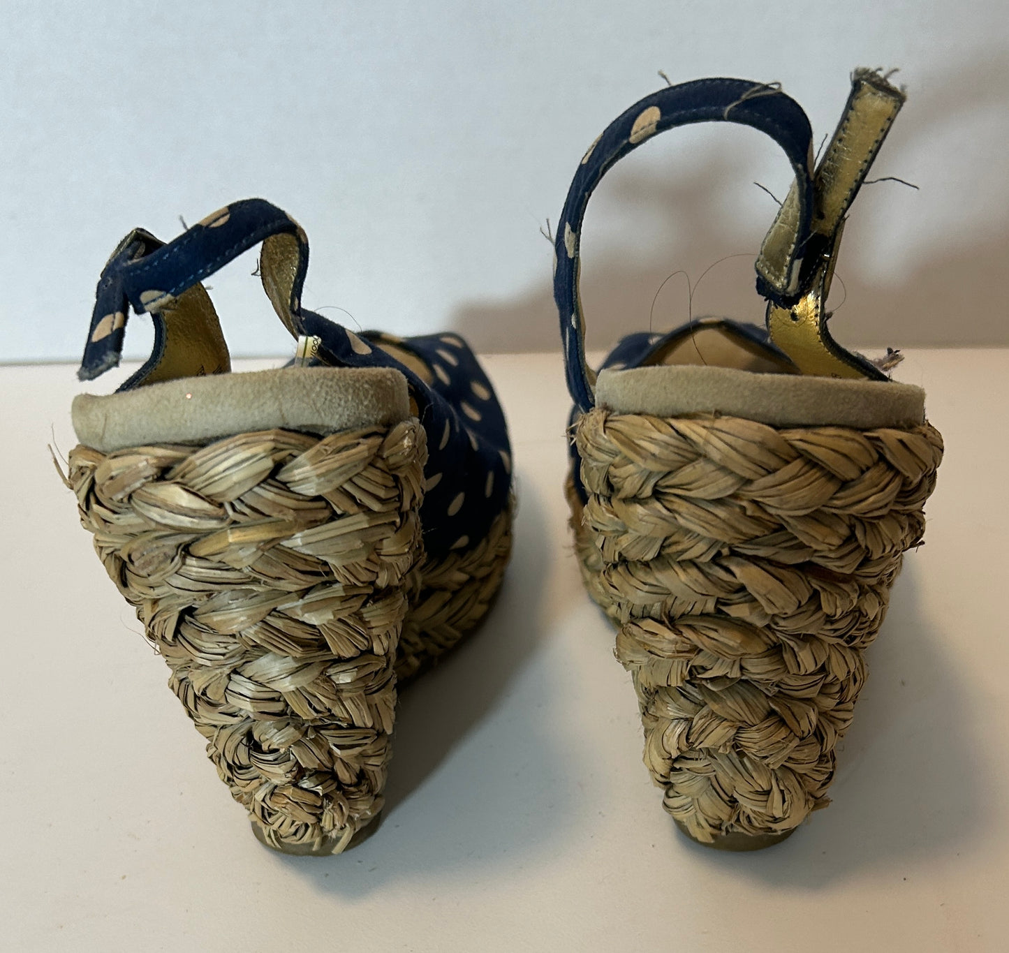 Vintage-Inspired Navy Blue Polka Dot Woven Wedge Sandals – Size 10M