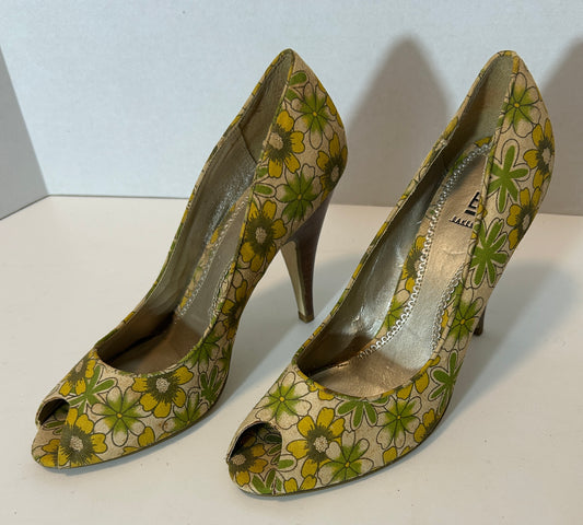 Vintage-Inspired Bakers "Flora" Peep-Toe Pumps – Size 9B