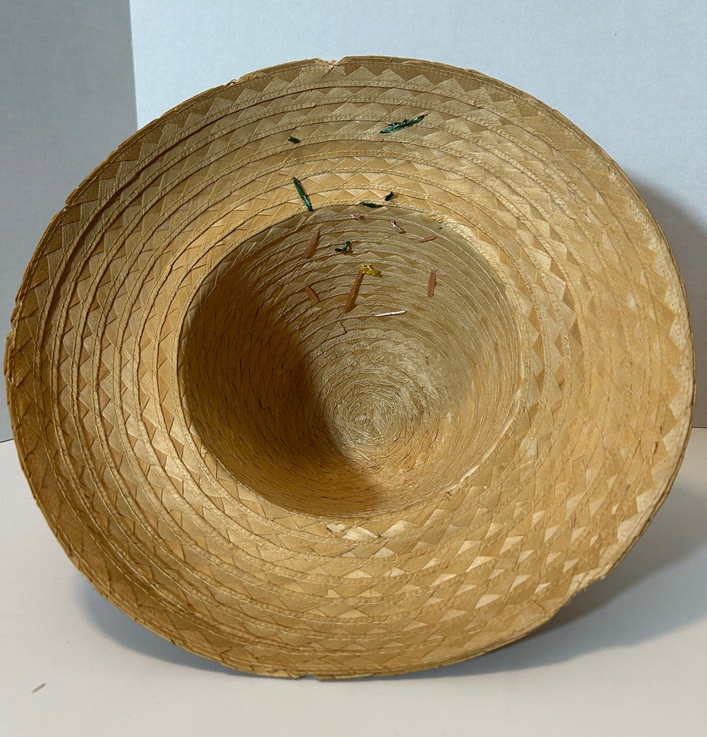 Vintage Handwoven Straw Hat with Clear Lucite Daisy Embellishment