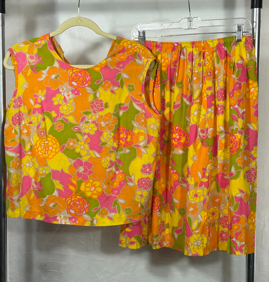 Vintage 1970s Floral Two-Piece Set – Sleeveless Blouse and Full Skirt – Size 18