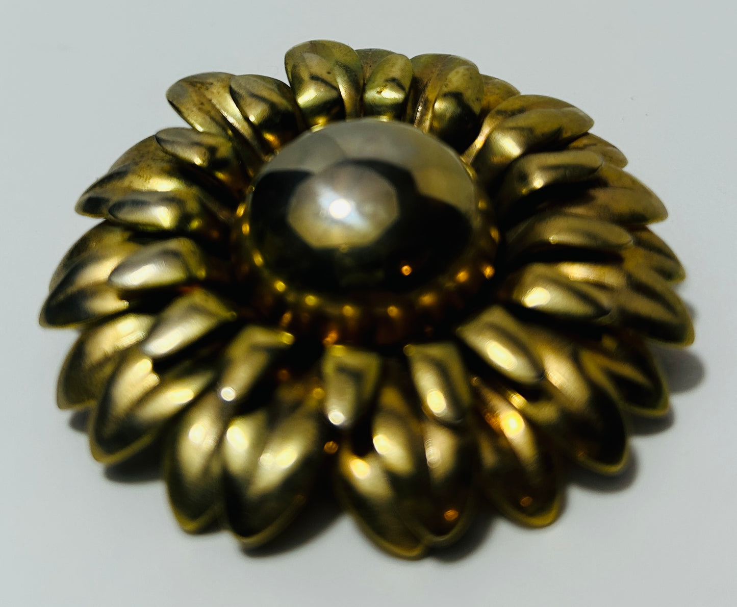 Vintage Gold-Tone Sunflower Brooch – 3-Layer Petal Design (1970s, Unsigned)